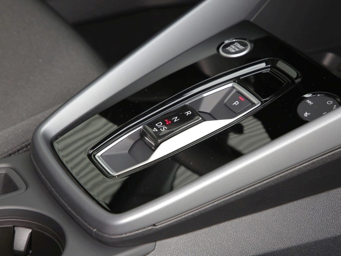 Bild über Audi A3 Sportback S line TFSI quattro 150 kW S tronic - für weitere Informationen kontaktieren Sie den Audi Partner