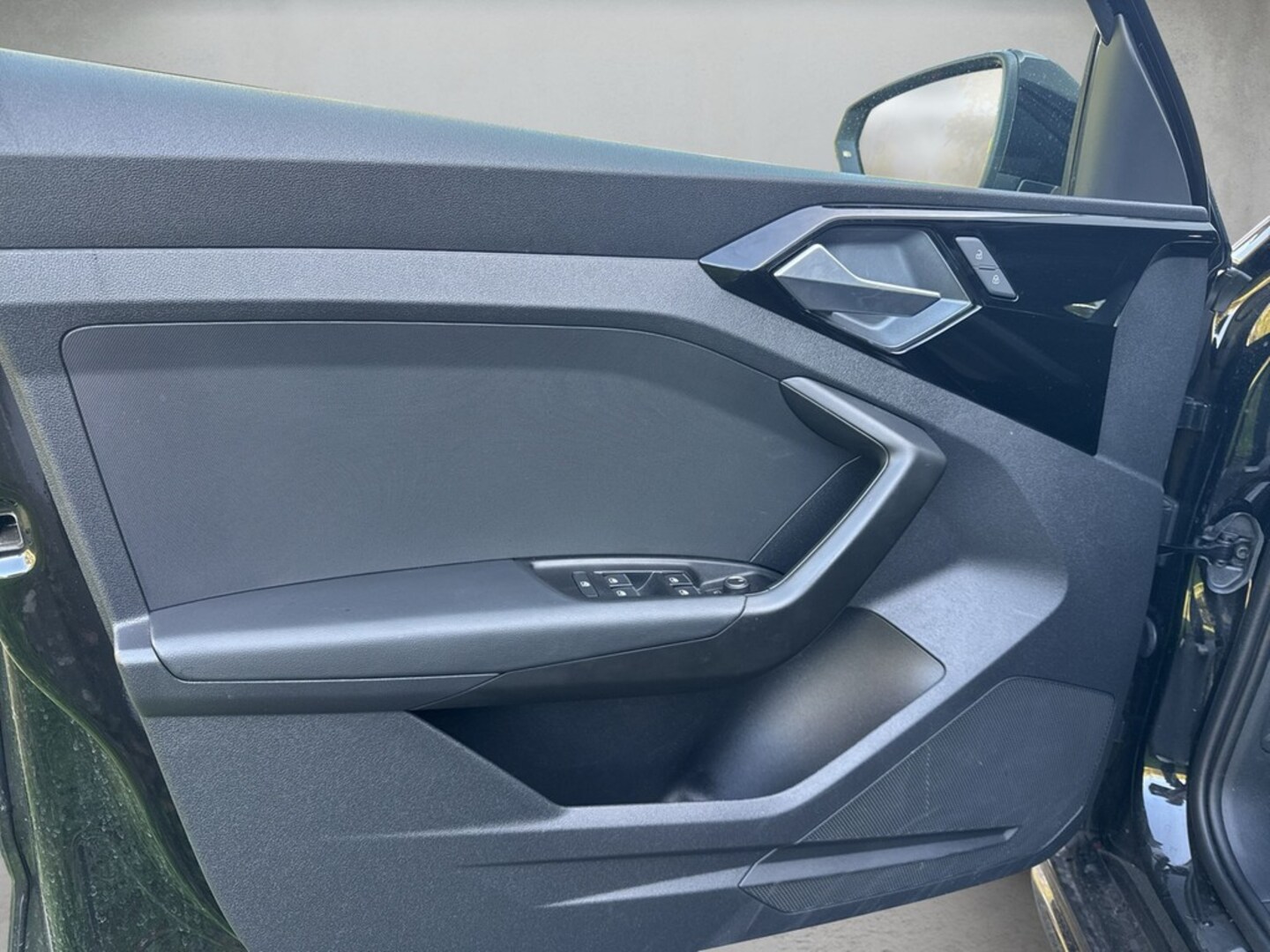 Bild über Audi A1 Sportback S line 30 TFSI S tronic - für weitere Informationen kontaktieren Sie den Audi Partner