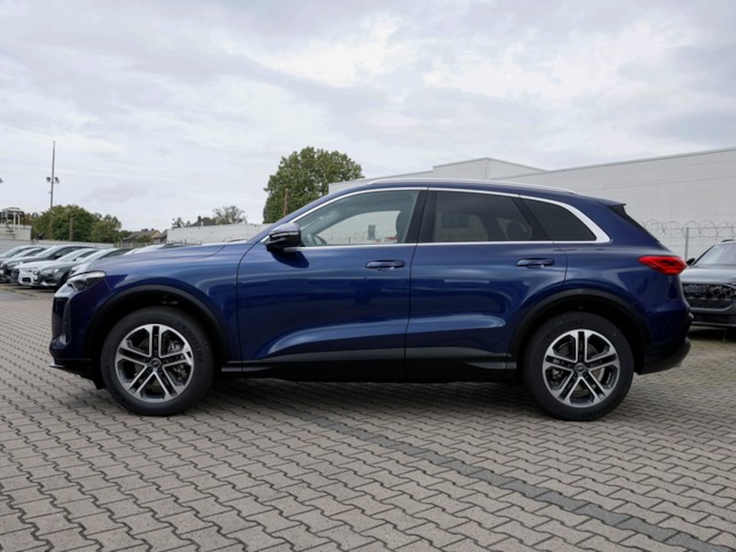 Bild über Audi Q5 SUV TFSI 150 kW S tronic - für weitere Informationen kontaktieren Sie den Audi Partner