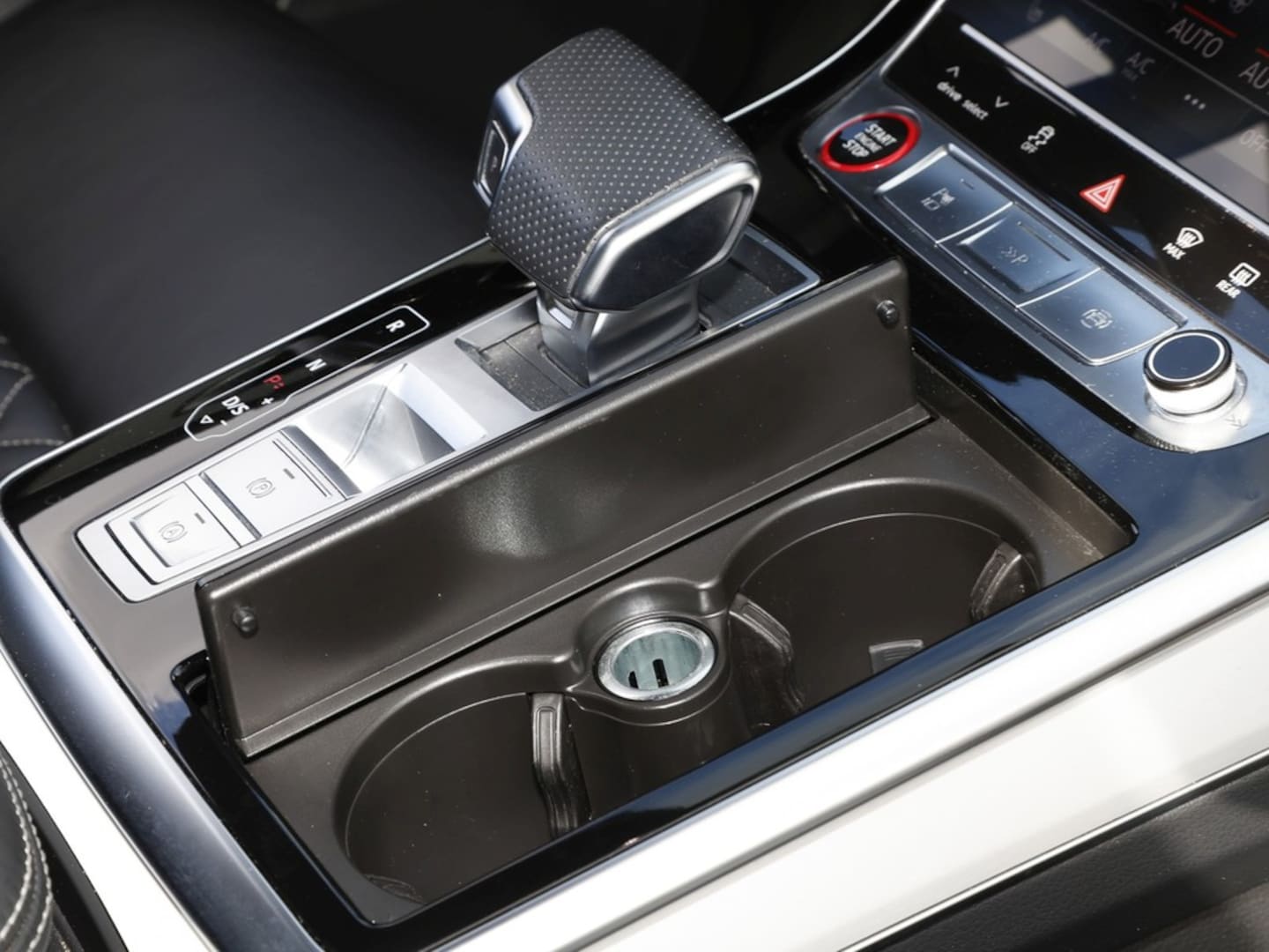Bild über Audi SQ7 competition plus TFSI quattro tiptronic - für weitere Informationen kontaktieren Sie den Audi Partner