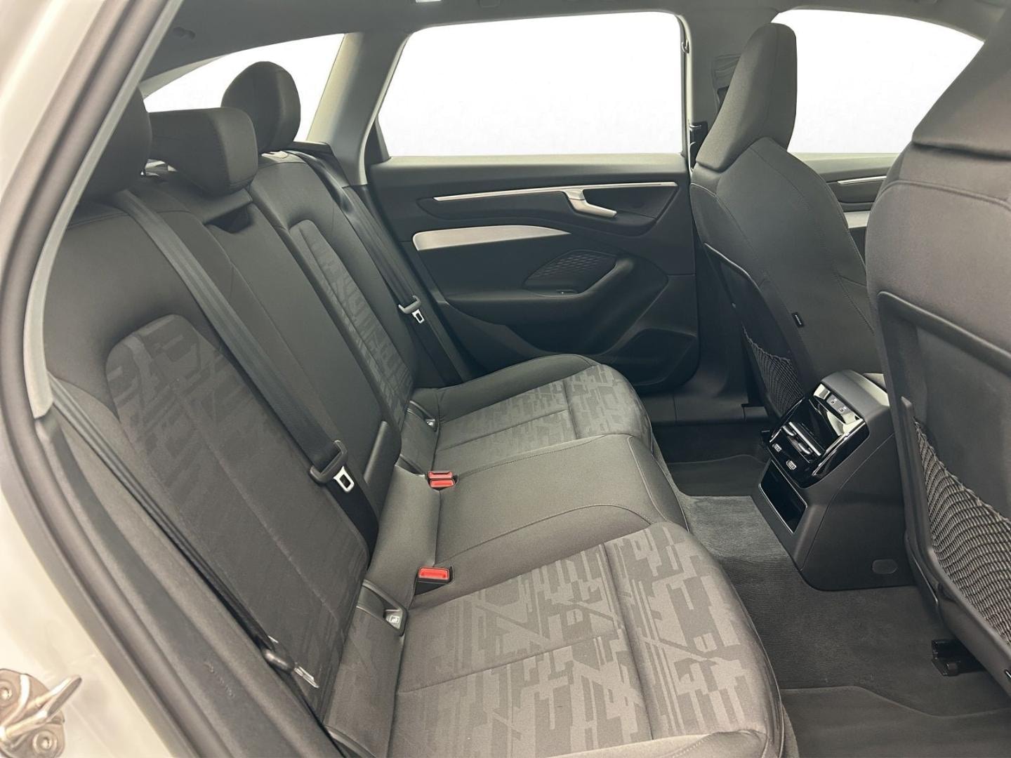 Bild über Audi A6 Avant TDI quattro 150 kW S tronic - für weitere Informationen kontaktieren Sie den Audi Partner