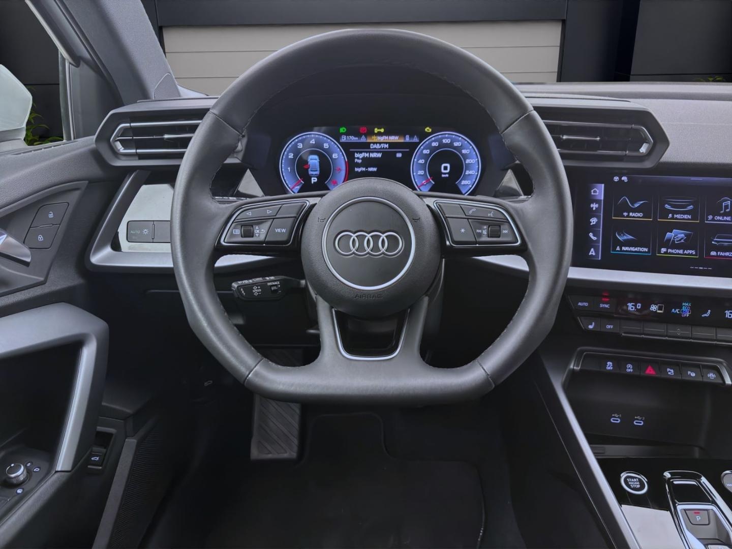 Bild über Audi A3 Limousine S line 30 TFSI S tronic - für weitere Informationen kontaktieren Sie den Audi Partner