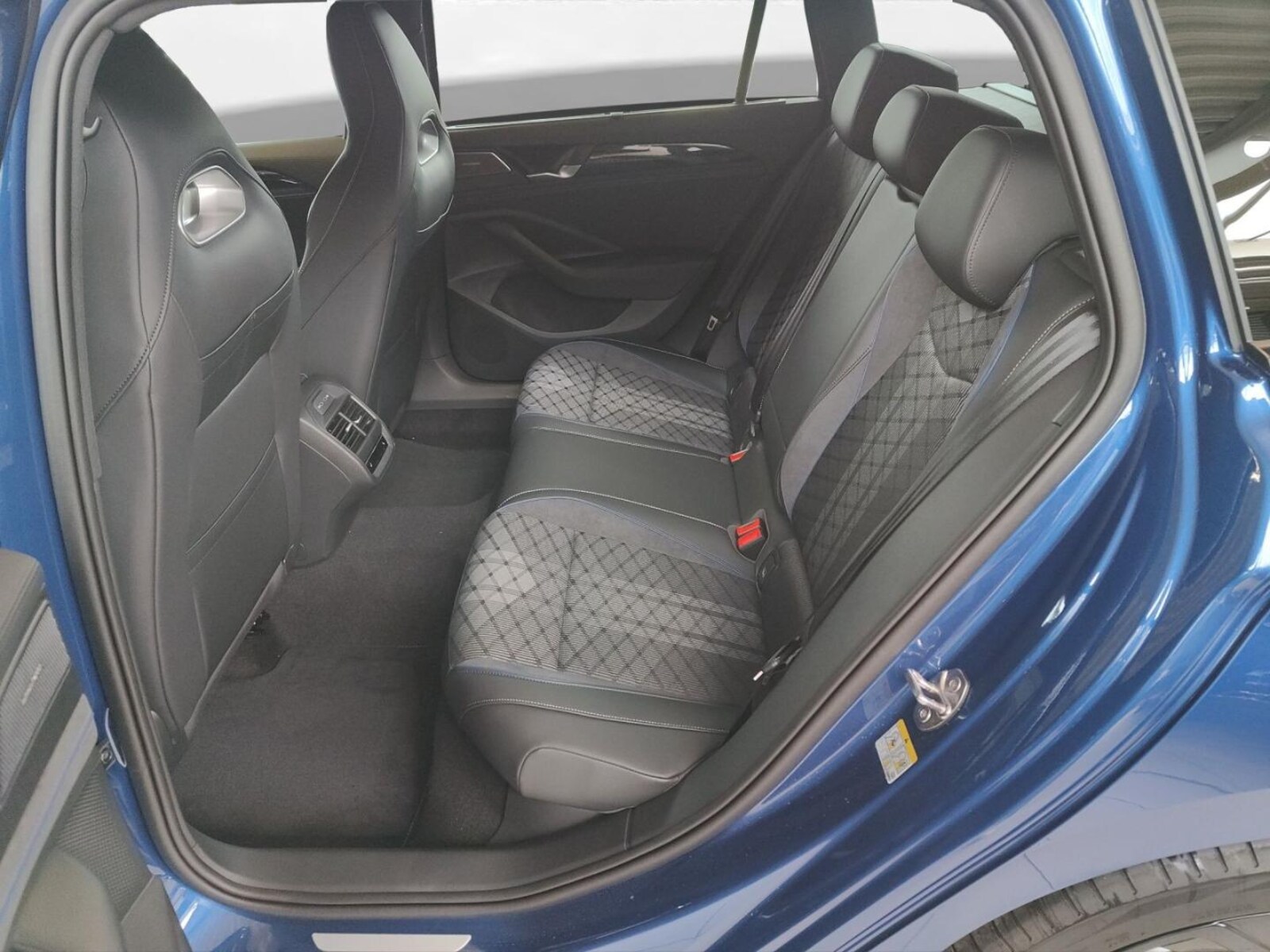 Volkswagen Passat – Bild 4