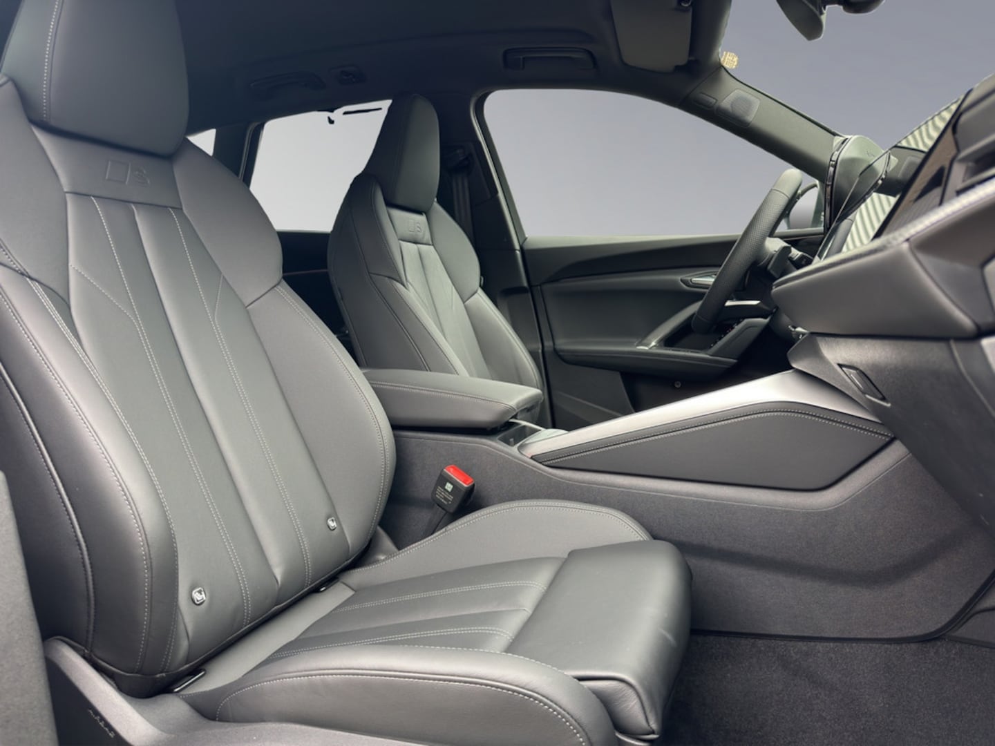 Bild über Audi Q5 SUV TDI quattro 150 kW S tronic - für weitere Informationen kontaktieren Sie den Audi Partner