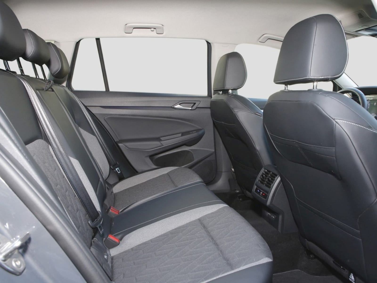Volkswagen Golf Variant – Bild 12