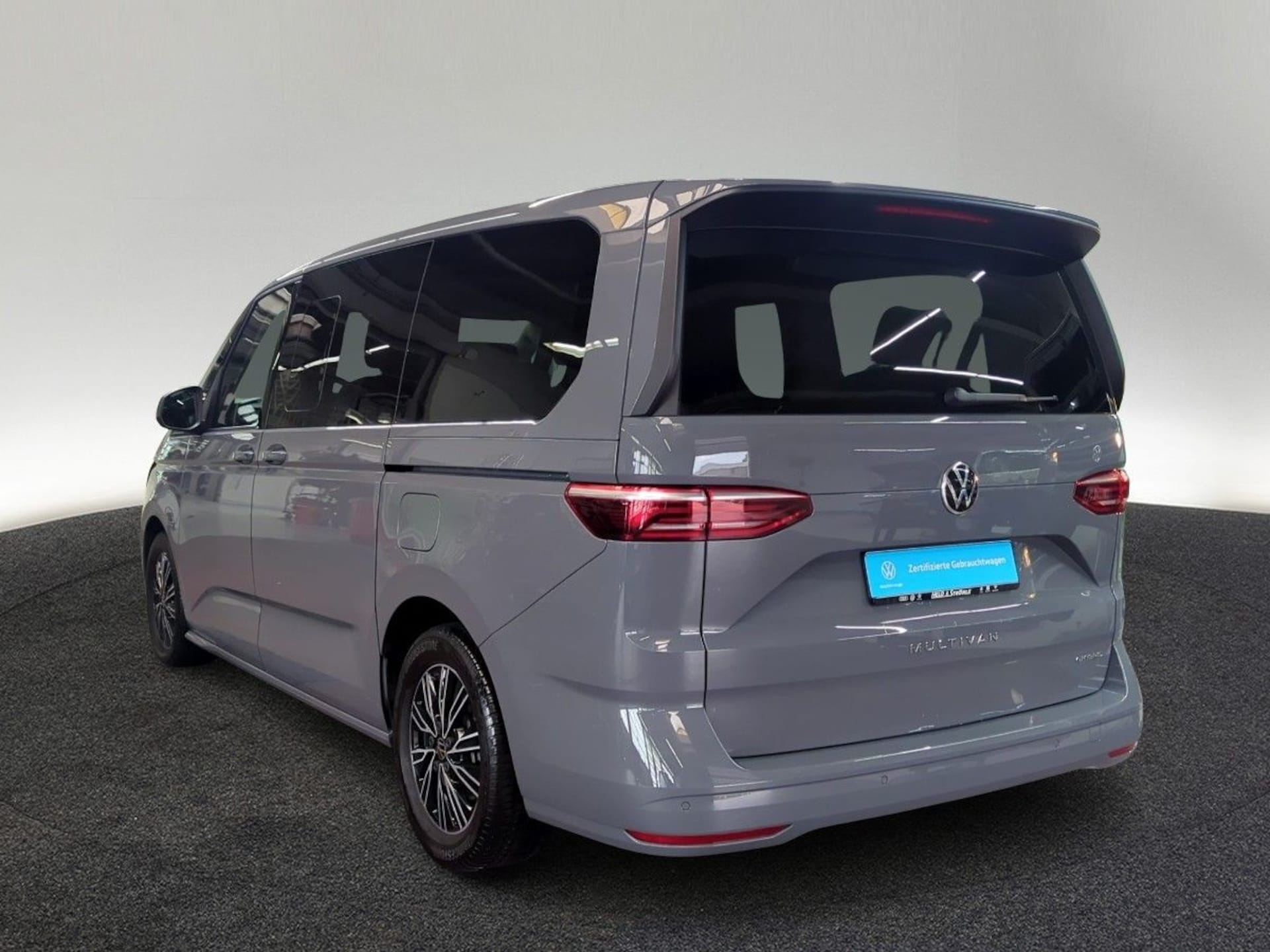 Volkswagen Multivan Langversion Basis-Modell