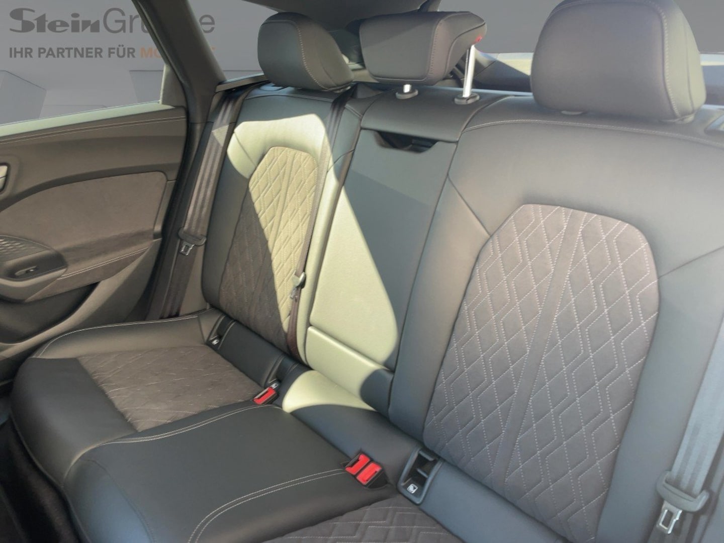 Bild über Audi A5 Avant TDI quattro 150 kW S tronic - für weitere Informationen kontaktieren Sie den Audi Partner