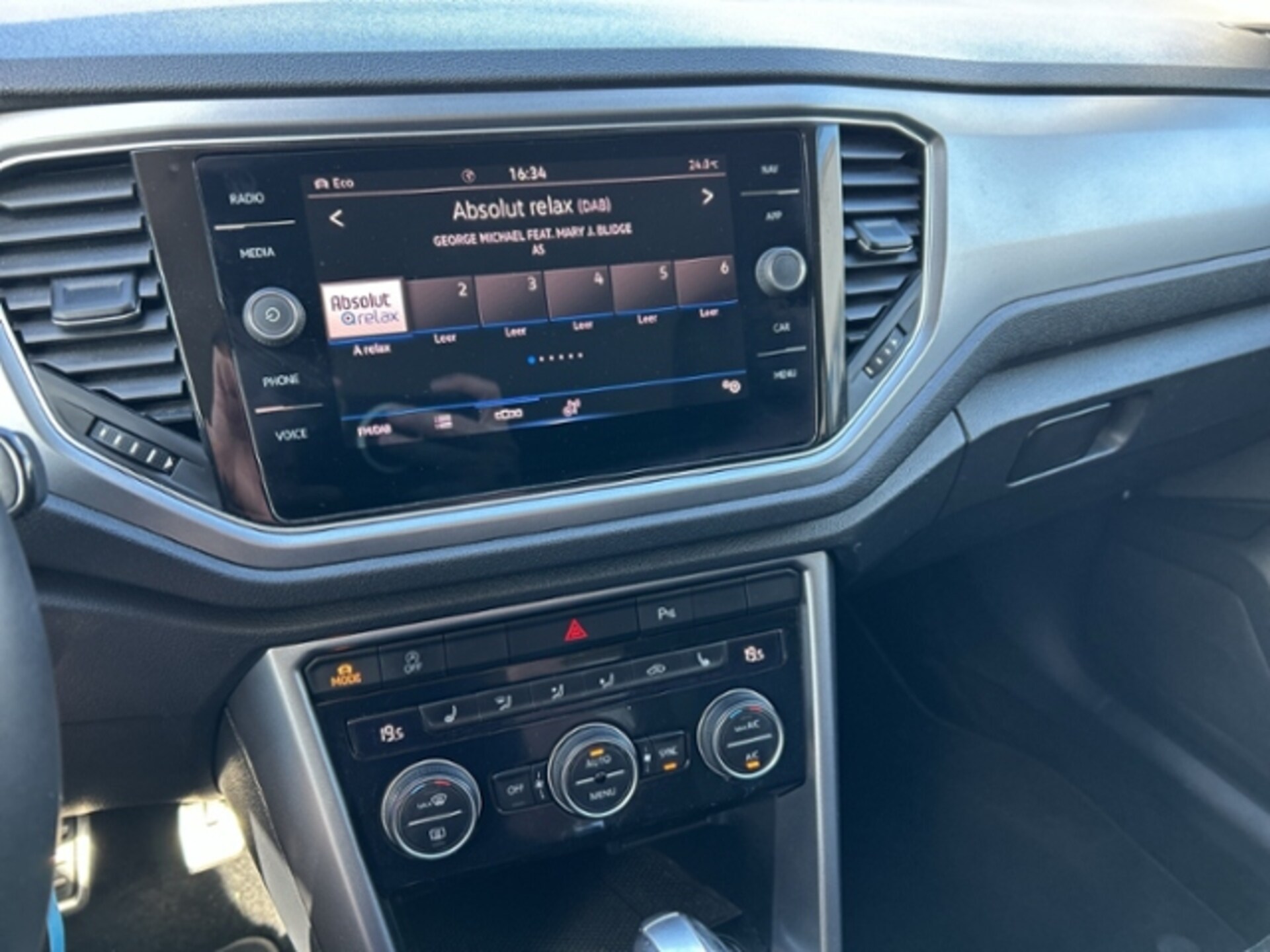 Volkswagen T-Roc Active
