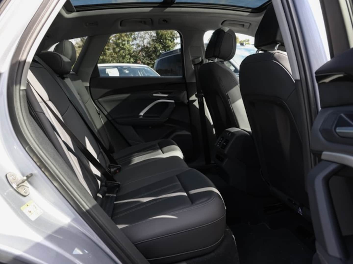 Bild über Audi Q5 SUV TDI quattro 150 kW S tronic - für weitere Informationen kontaktieren Sie den Audi Partner
