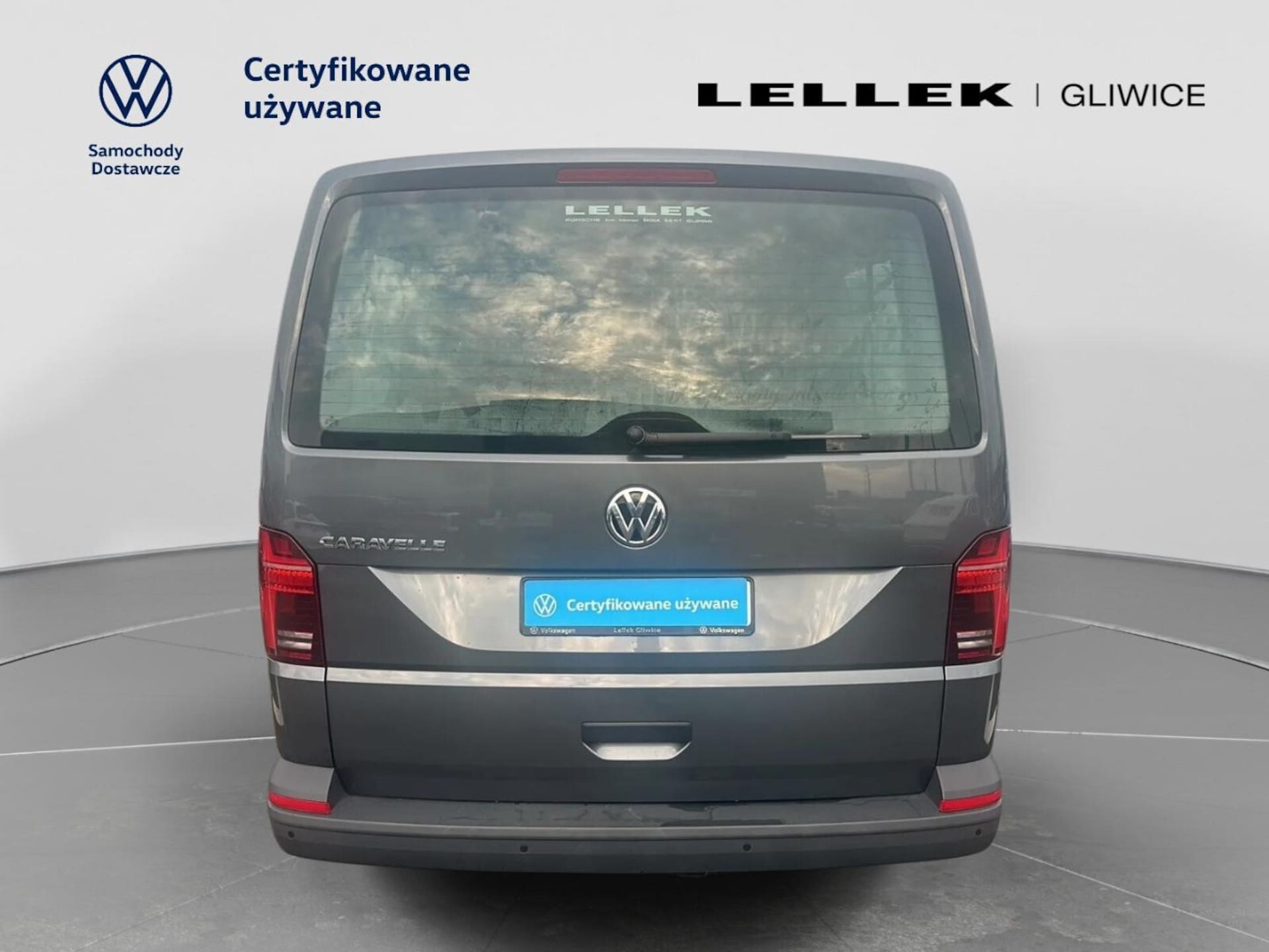 Volkswagen Caravelle 6.1 długi roztaw osi S
