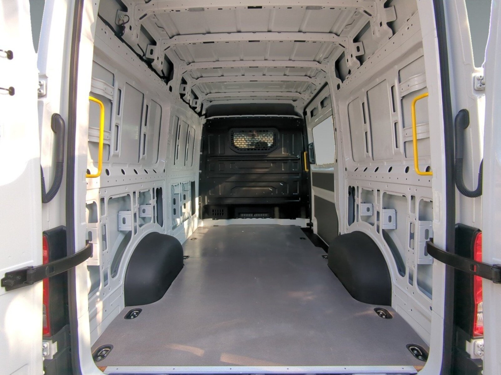 Volkswagen Crafter Kasten mittlerer Radstand – Bild 22