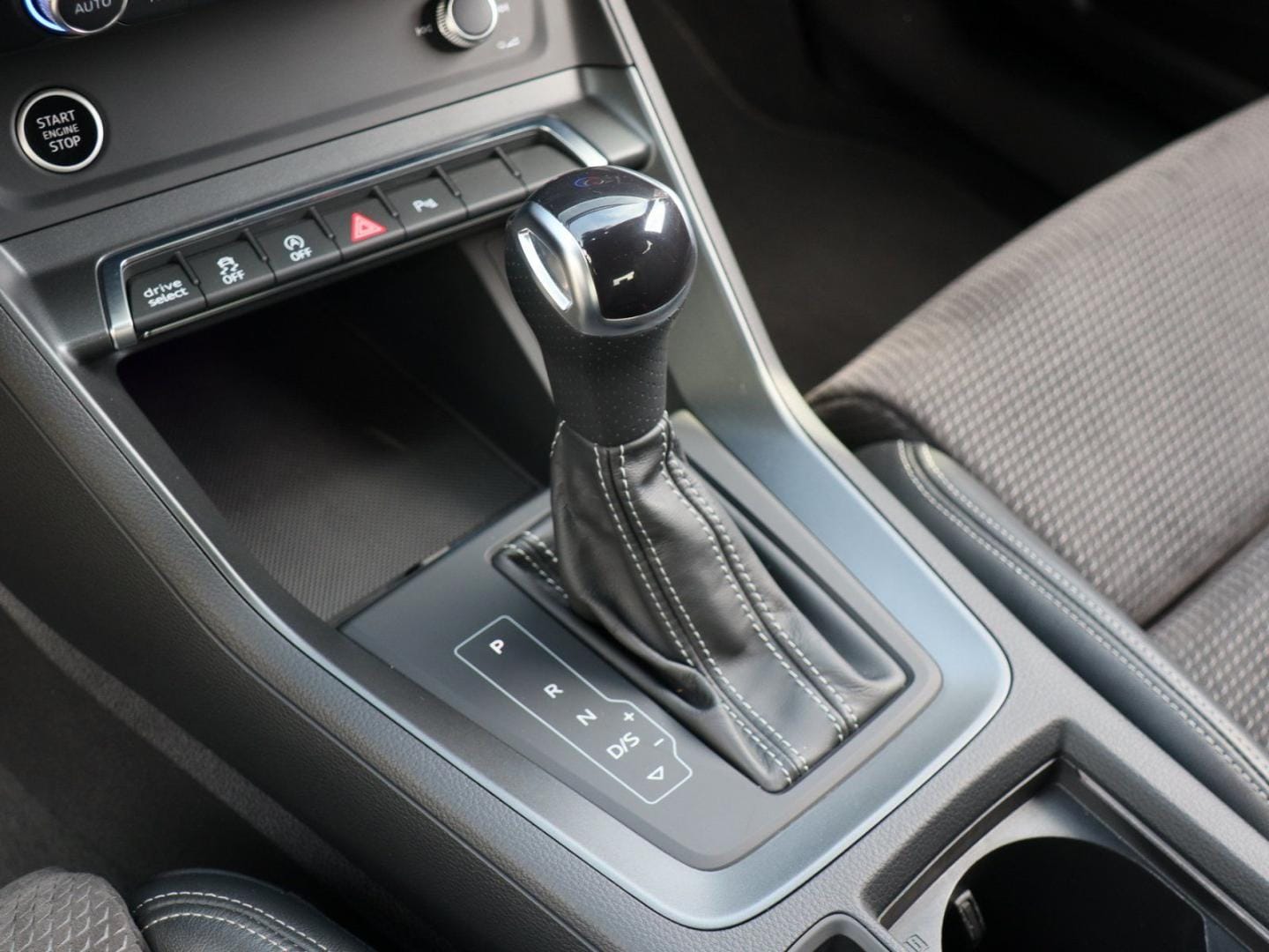 Bild über Audi Q3 S line 40 TFSI quattro S tronic - für weitere Informationen kontaktieren Sie den Audi Partner