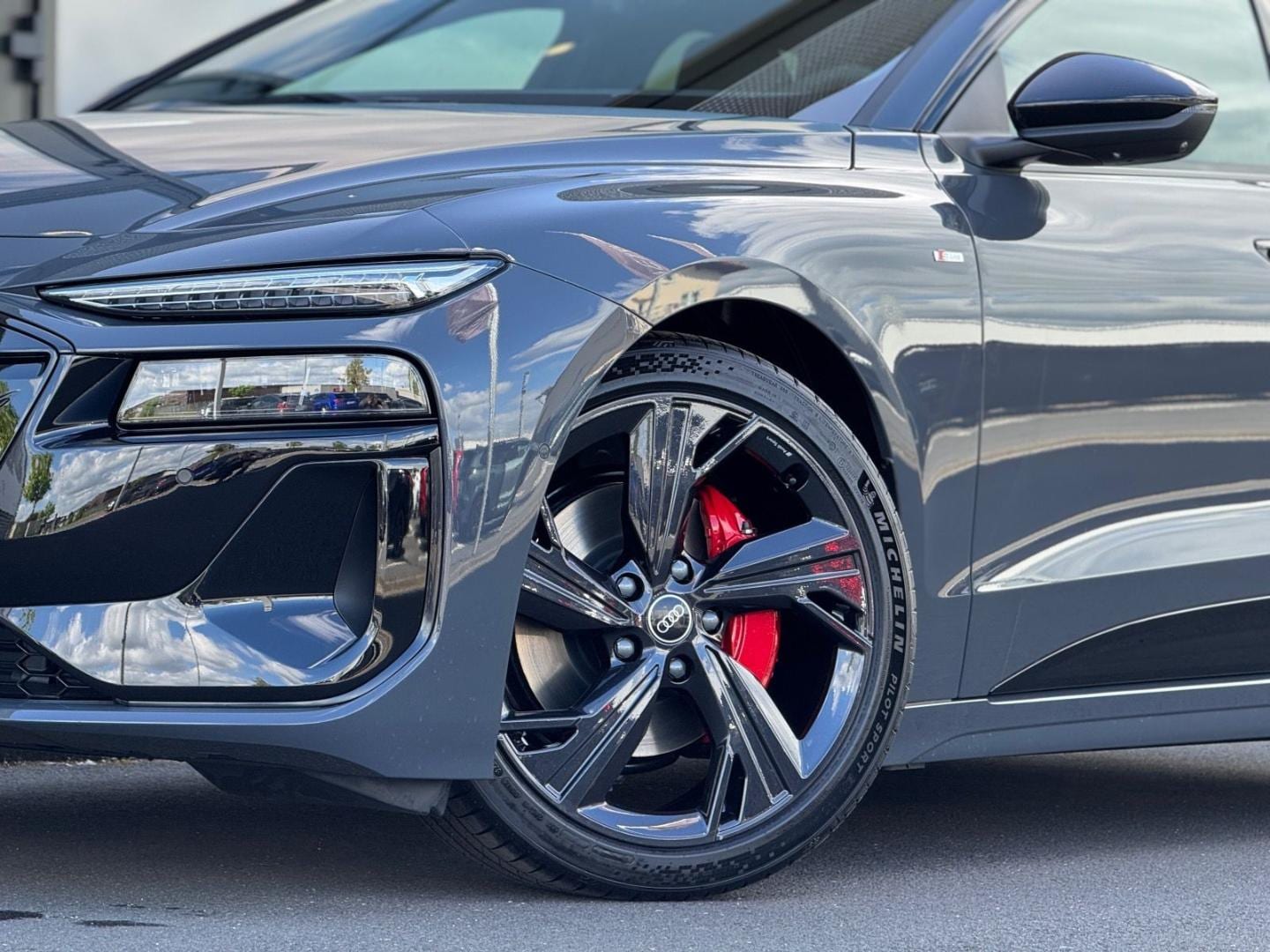 Bild über Audi A6 Avant e-tron S line business e-tron quattro 315 kW - für weitere Informationen kontaktieren Sie den Audi Partner