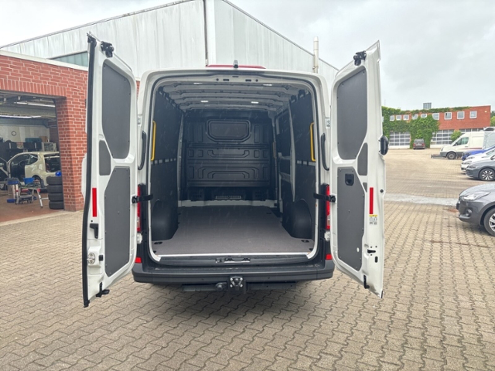 Volkswagen Crafter Kasten mittlerer Radstand – Bild 19