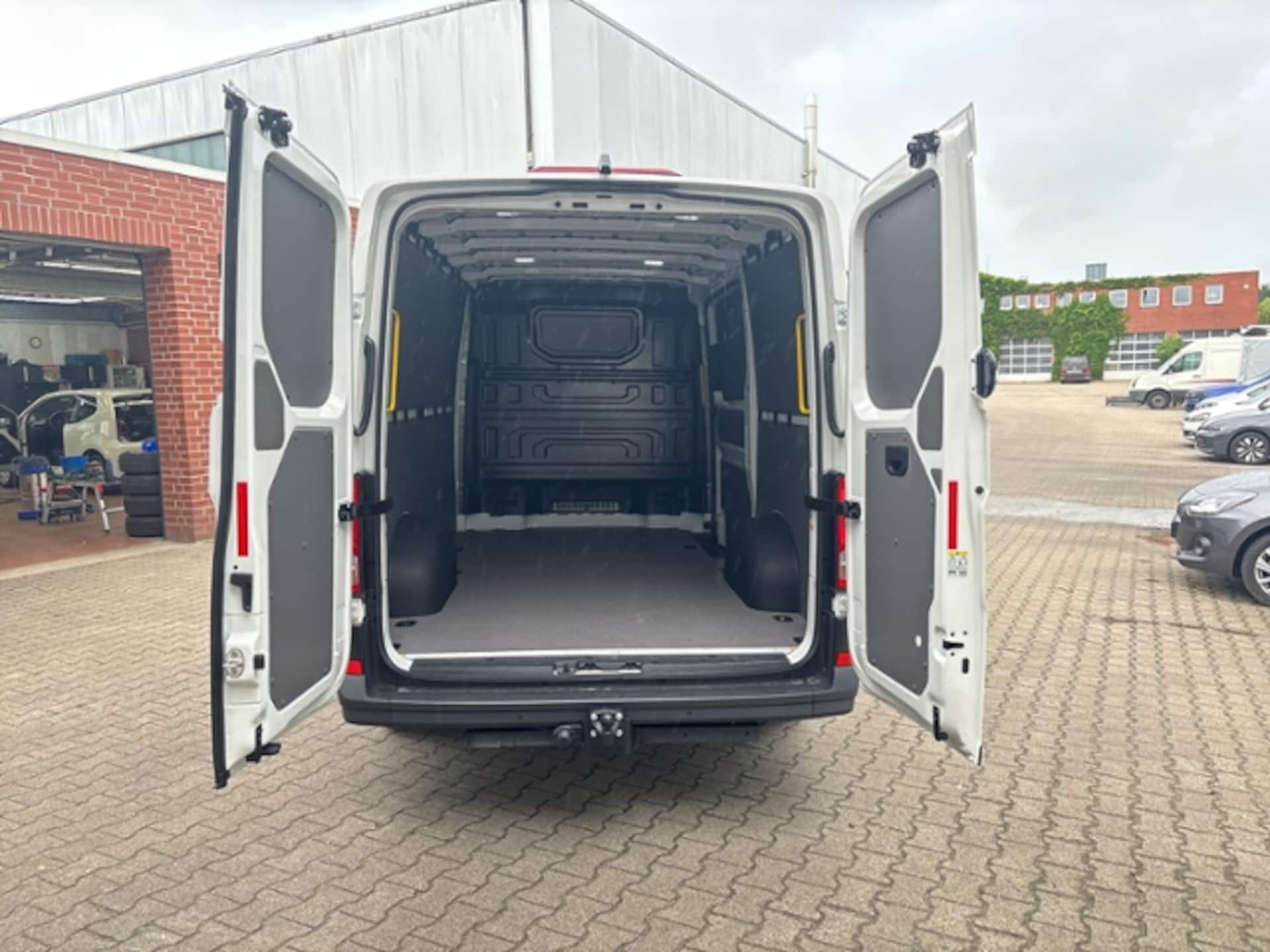 Volkswagen Crafter Kasten mittlerer Radstand