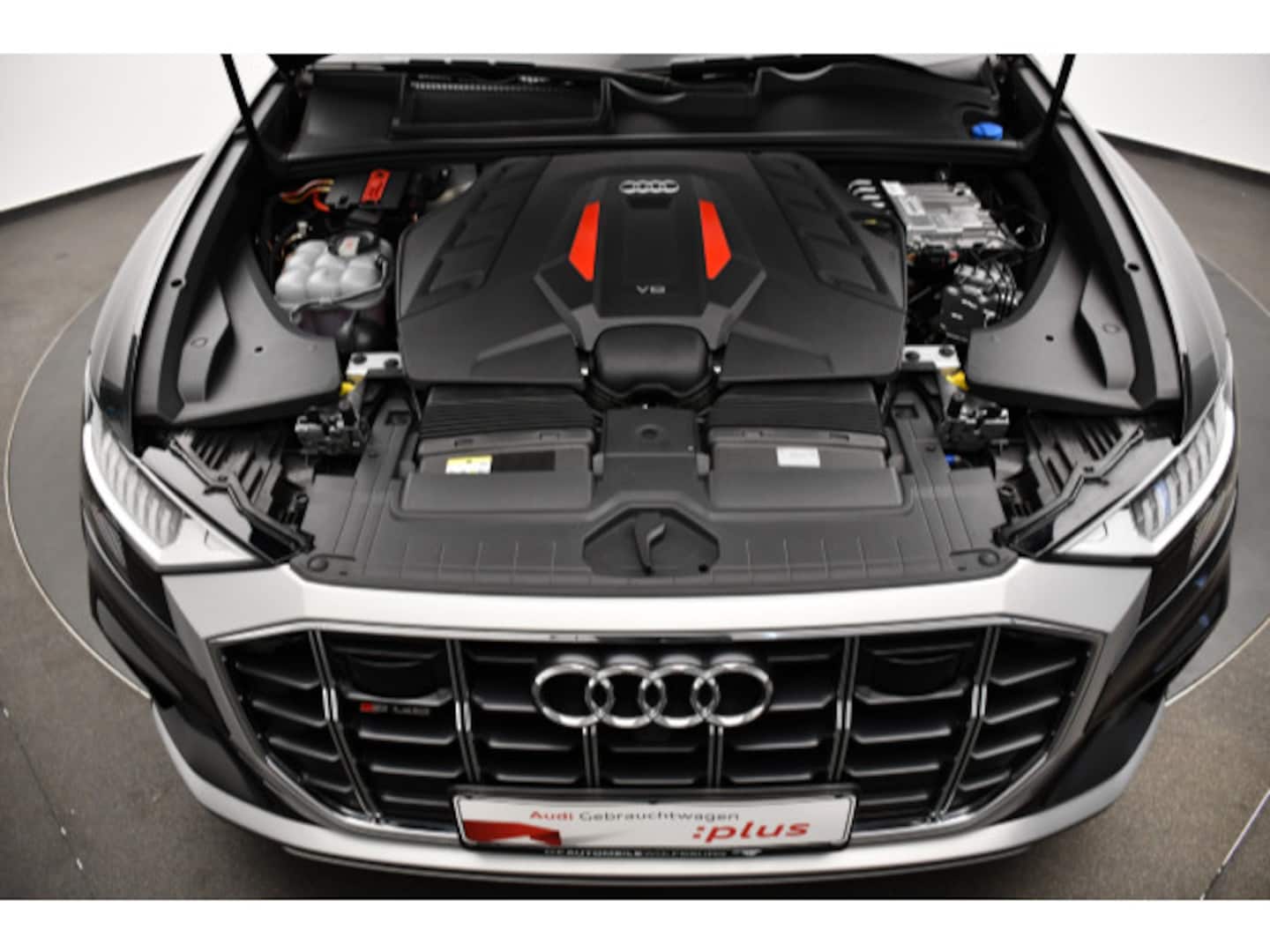 Bild über Audi SQ8 TFSI quattro tiptronic - für weitere Informationen kontaktieren Sie den Audi Partner