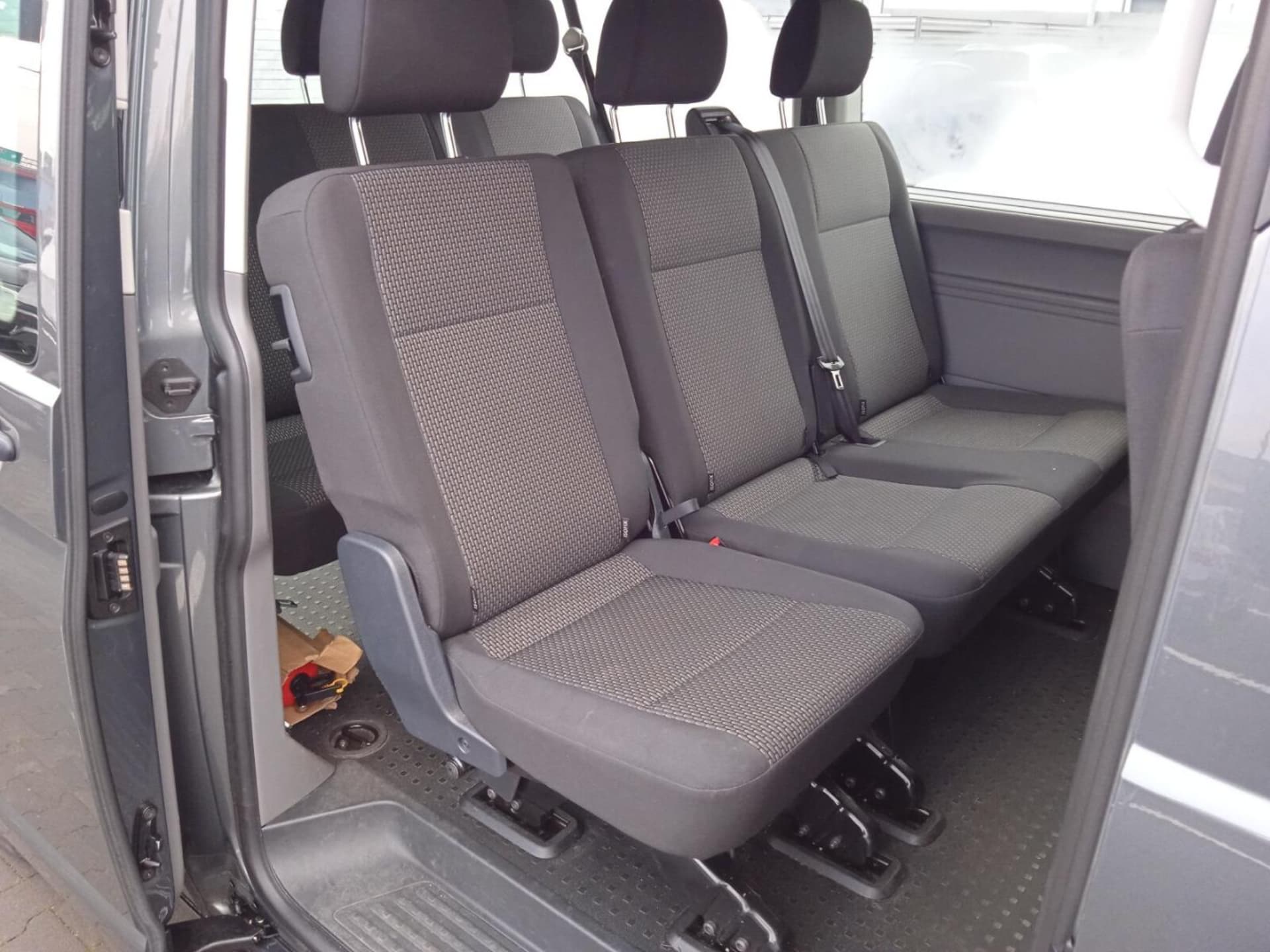Volkswagen Caravelle 6.1 długi roztaw osi S