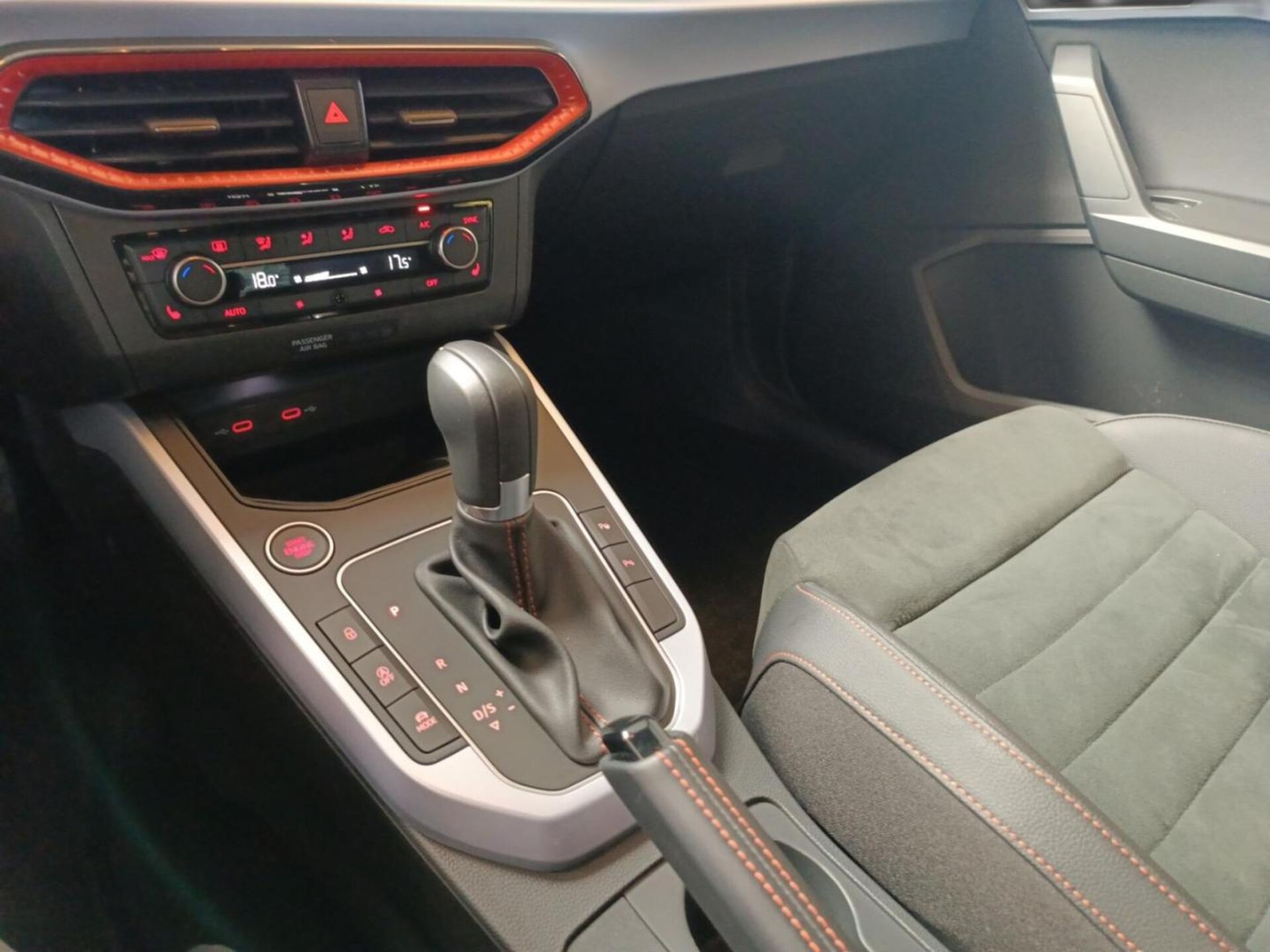SEAT Arona FR