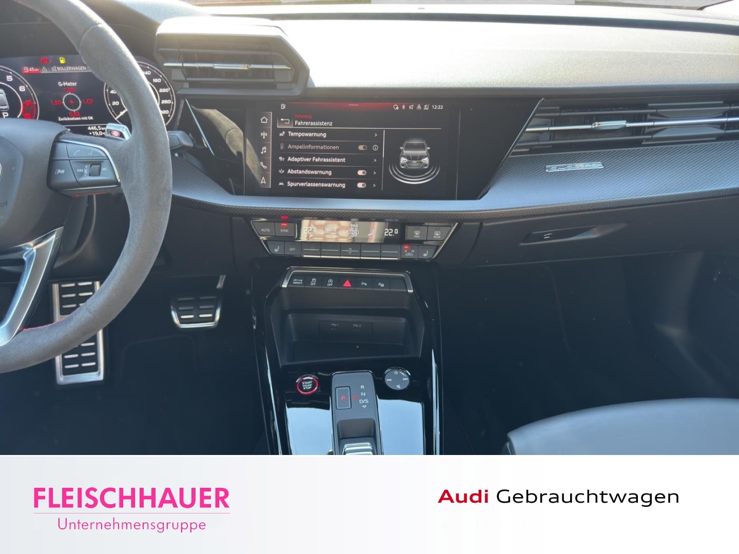 Bild über Audi RS 3 Limousine TFSI quattro S tronic - für weitere Informationen kontaktieren Sie den Audi Partner
