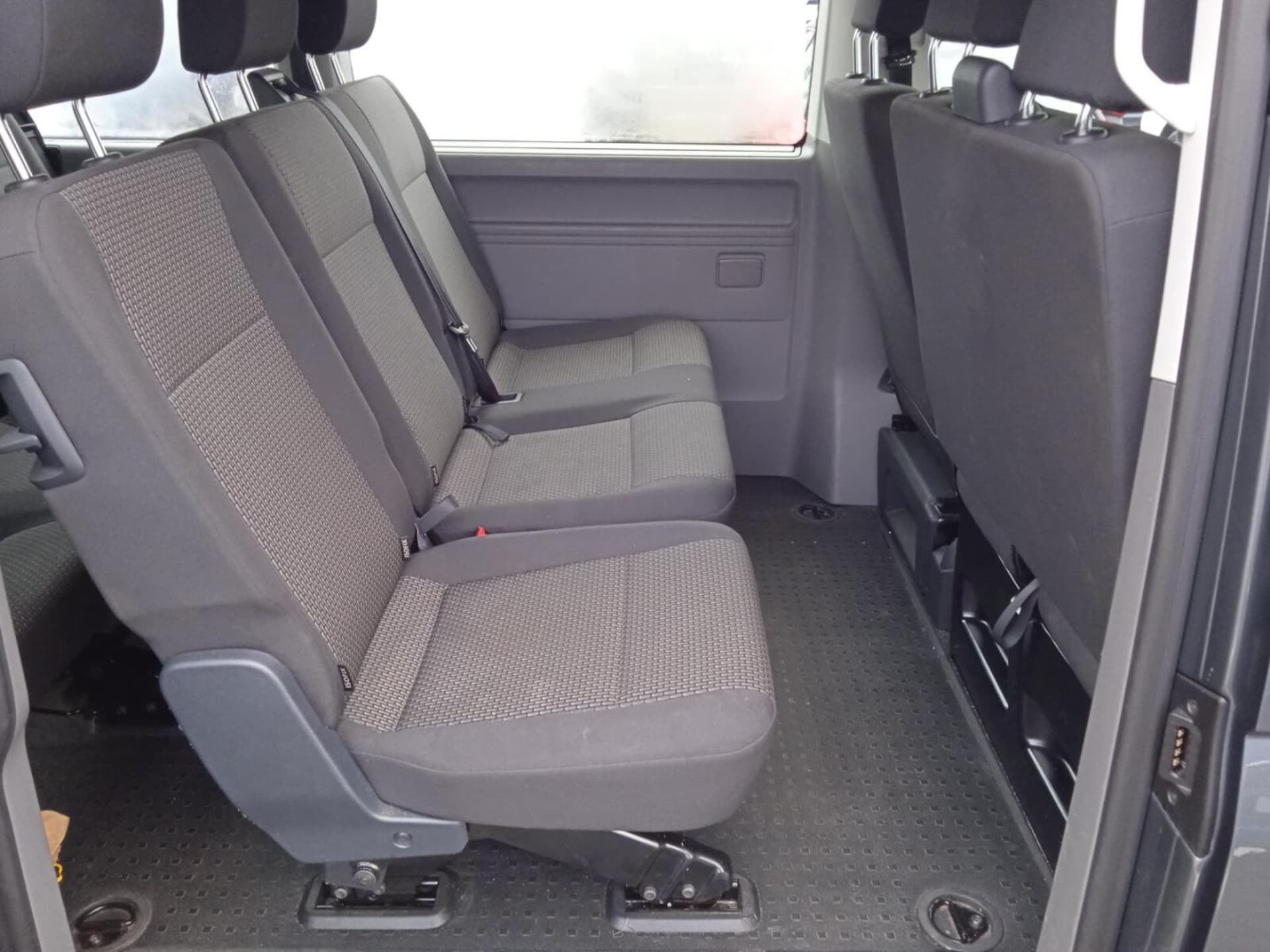 Volkswagen Caravelle 6.1 długi roztaw osi S