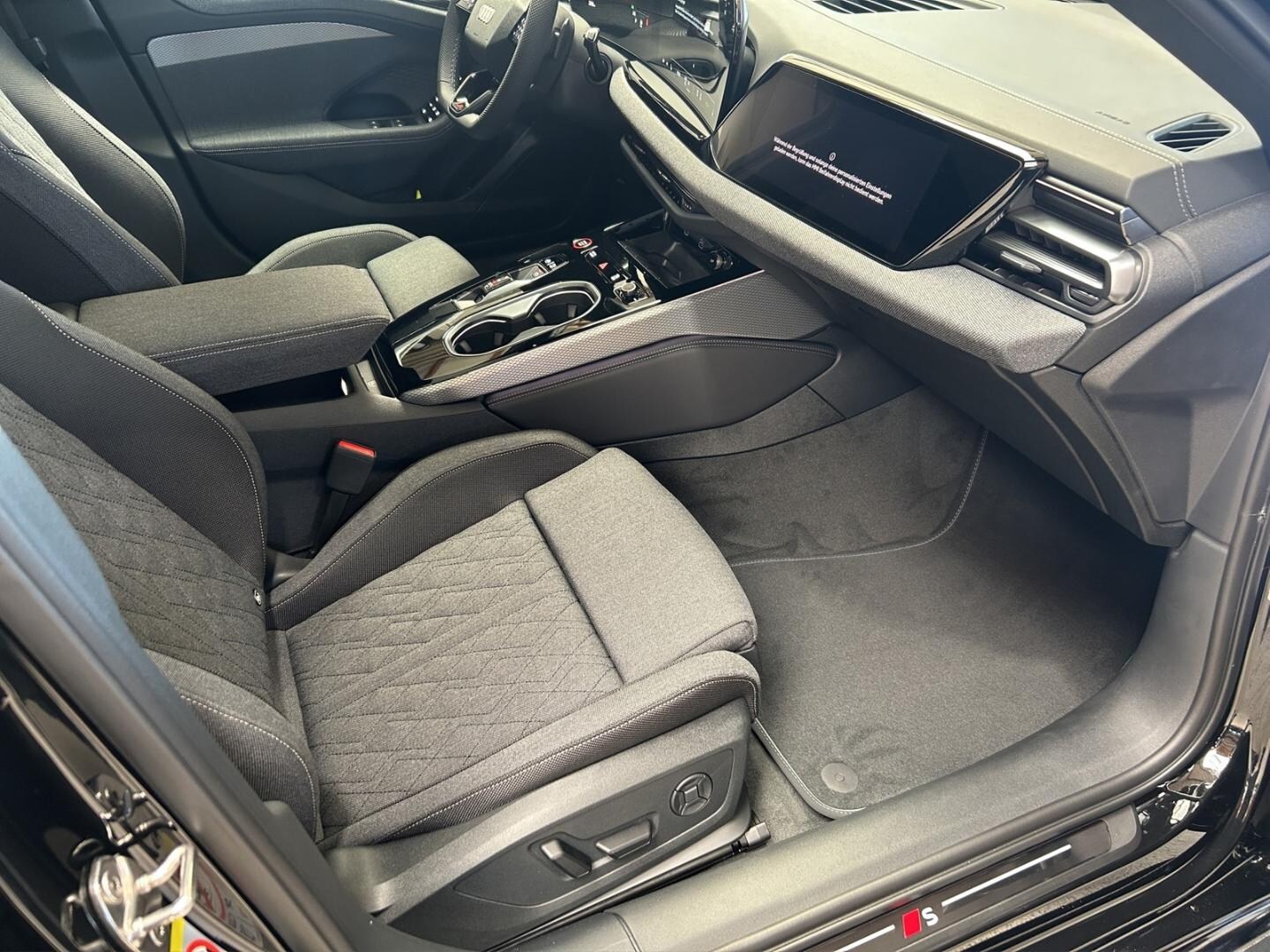Bild über Audi A6 Avant edition one TDI quattro 150 kW S tronic - für weitere Informationen kontaktieren Sie den Audi Partner
