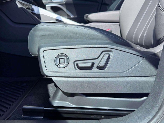 2025 Audi Q5 Premium - Photo 9