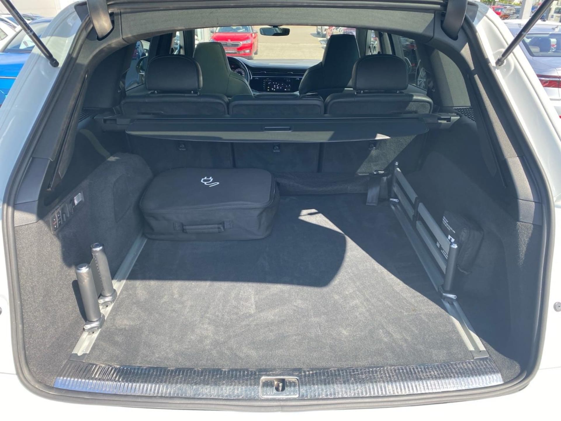 Audi Q7 SUV TFSI e S line