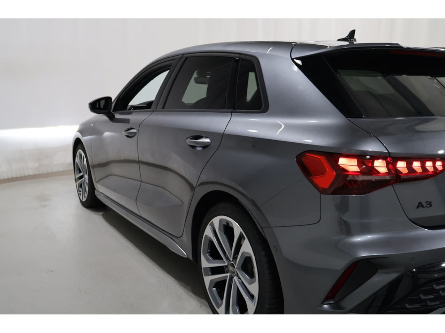 Bild über Audi A3 Sportback S line 35 TDI S tronic - für weitere Informationen kontaktieren Sie den Audi Partner
