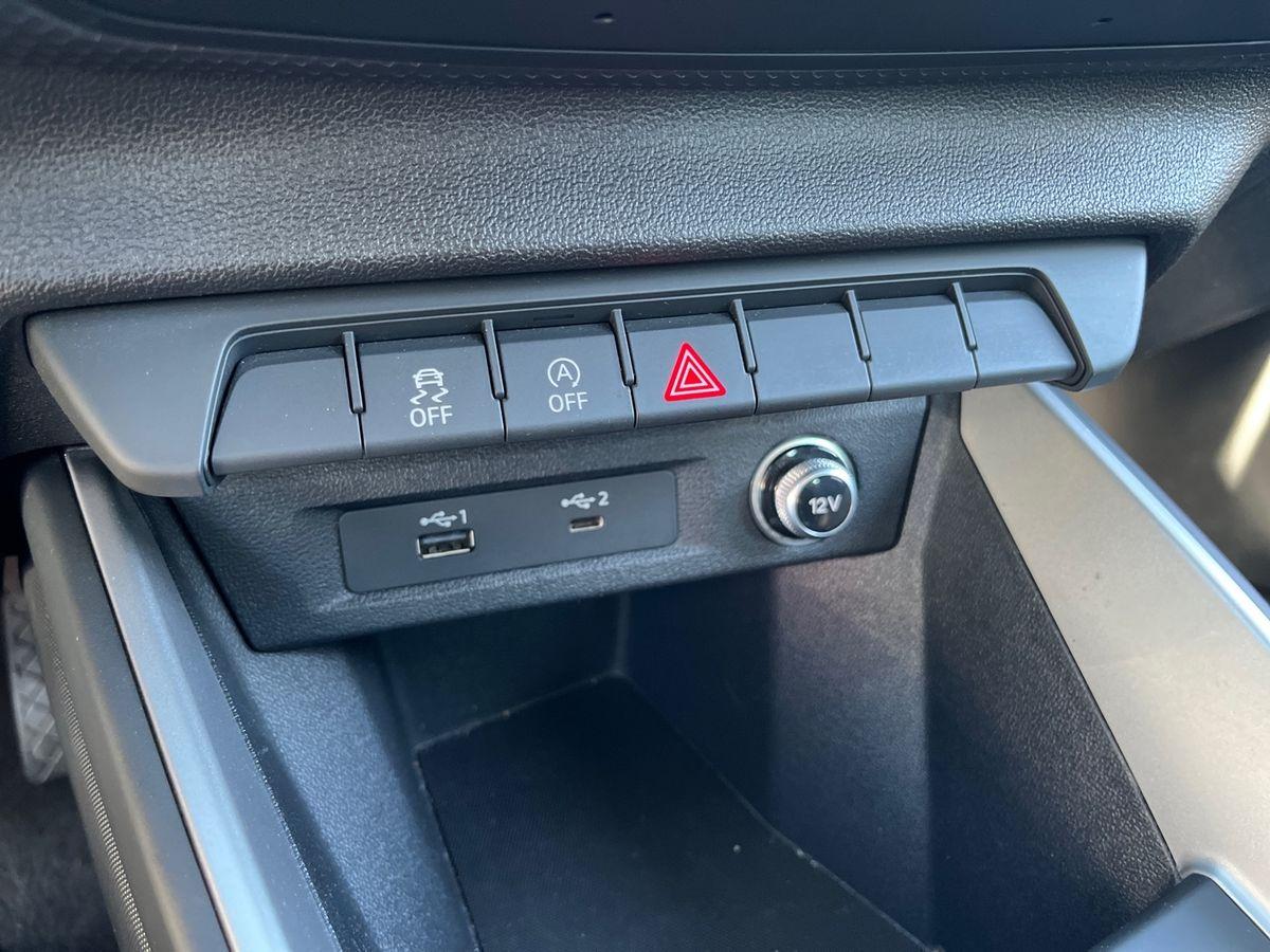 Image about Audi A1 Sportback Design 25 TFSI 70 kW (95 ch) 5 vitesses