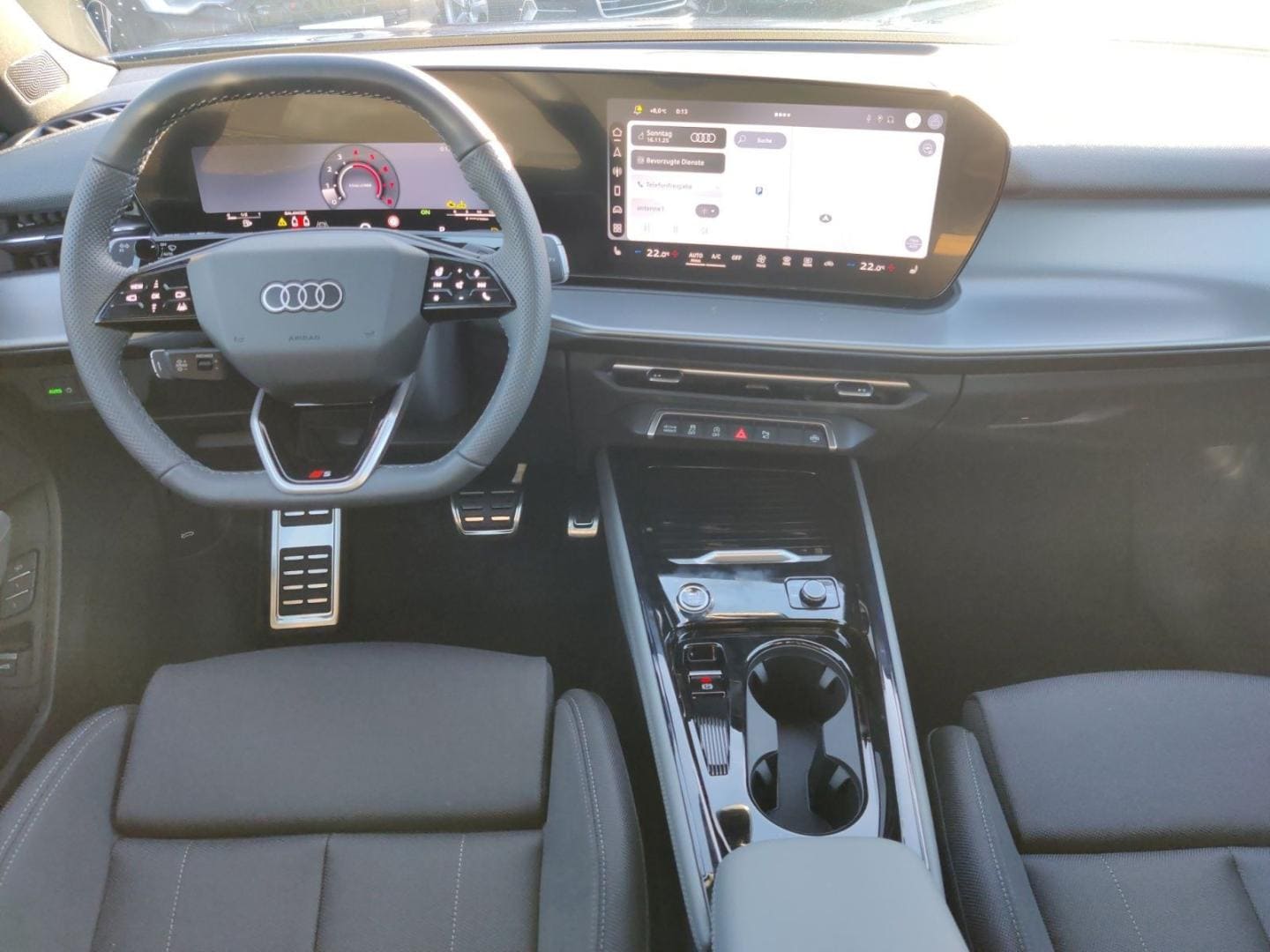 Bild über Audi Q3 SUV TFSI quattro 150 kW S tronic - für weitere Informationen kontaktieren Sie den Audi Partner