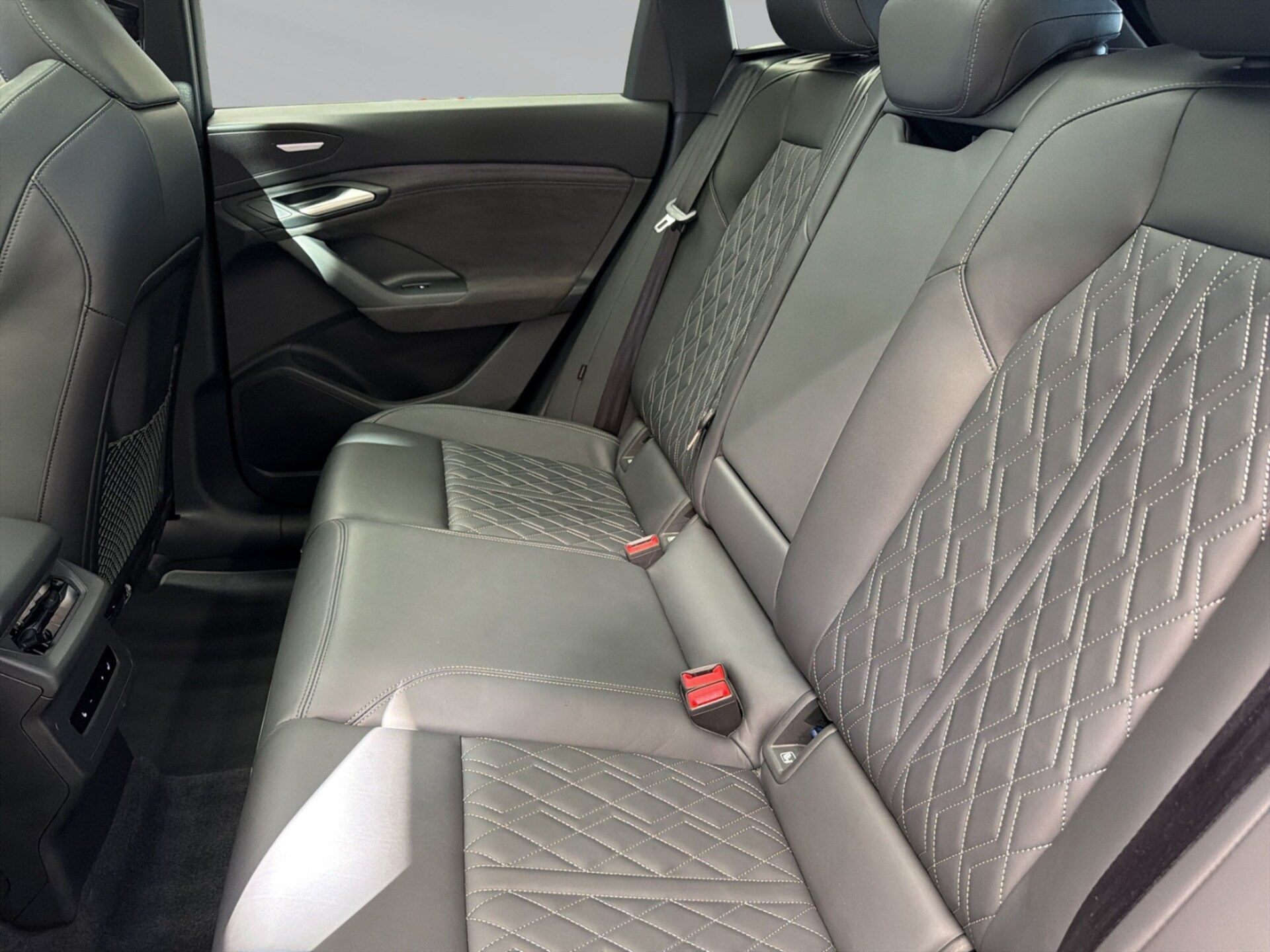 Audi SQ6 SUV e-tron