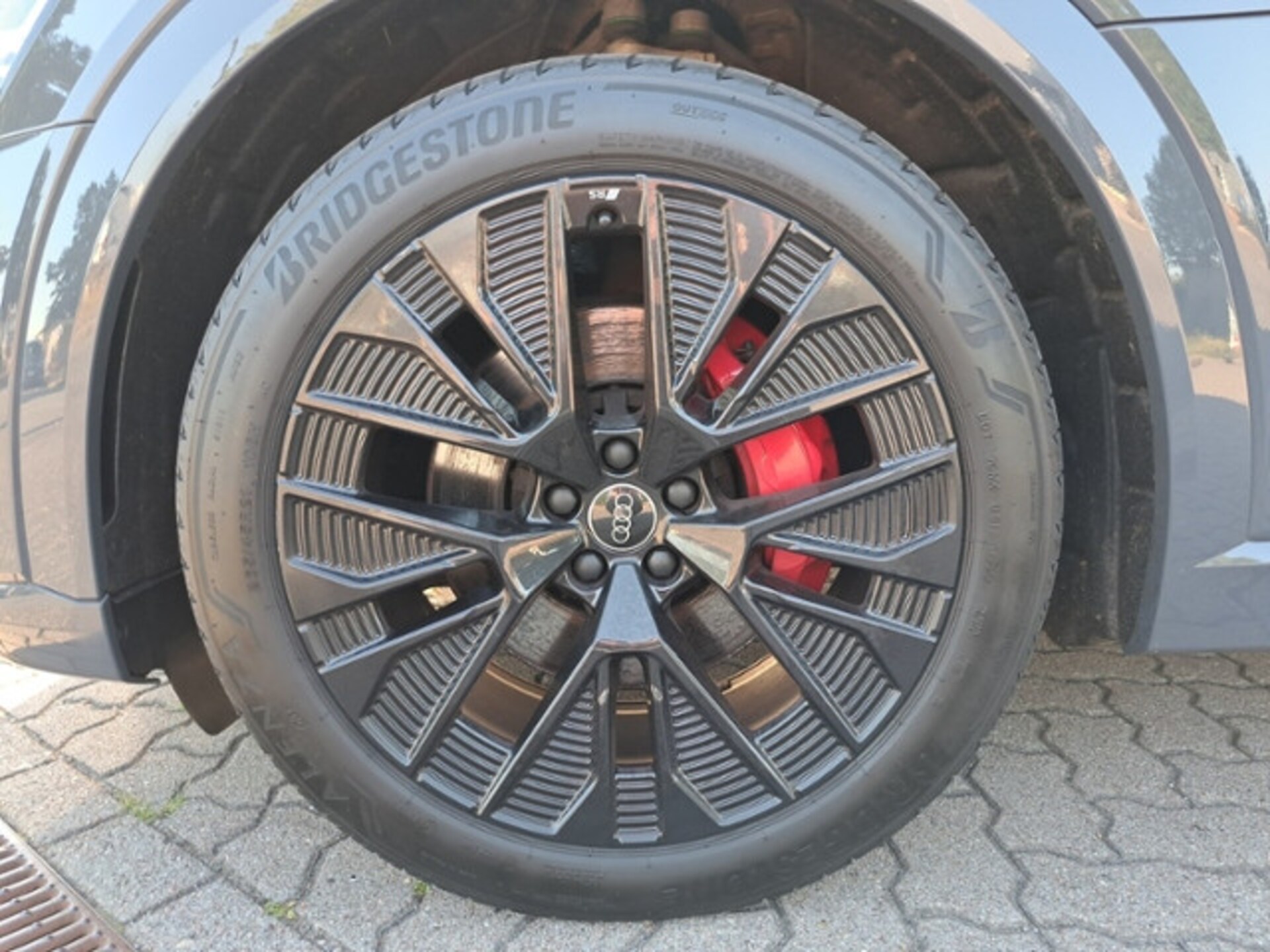 Audi Q8 e-tron S line