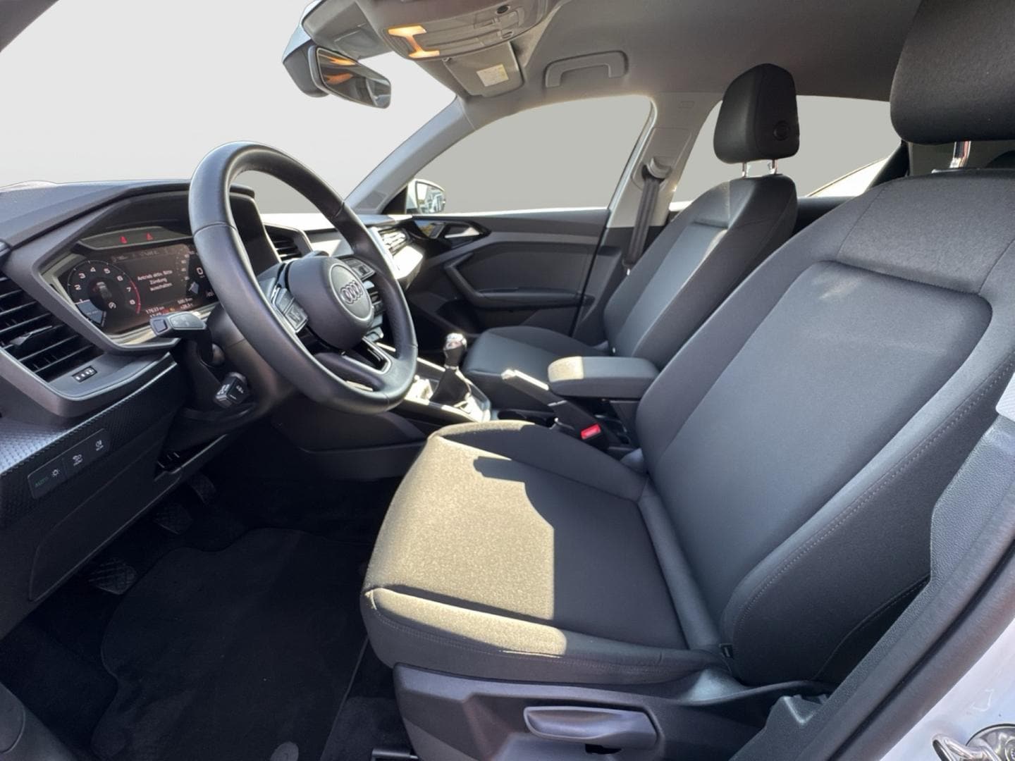 Bild über Audi A1 Sportback S line 25 TFSI Schaltgetriebe - für weitere Informationen kontaktieren Sie den Audi Partner