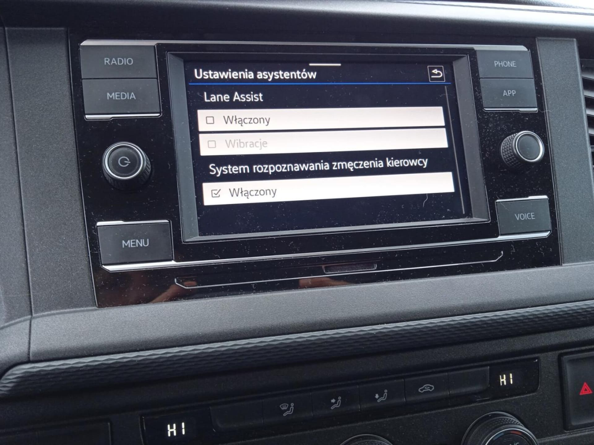 Volkswagen Caravelle 6.1 długi roztaw osi S