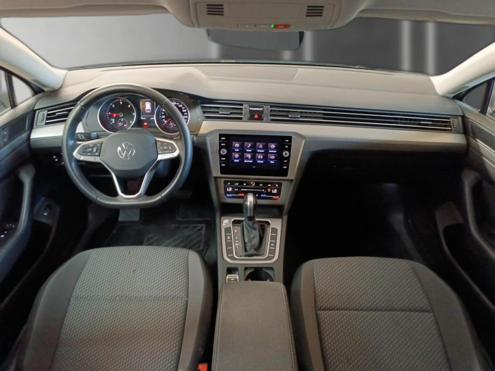 Volkswagen Passat Variant Basis-Modell