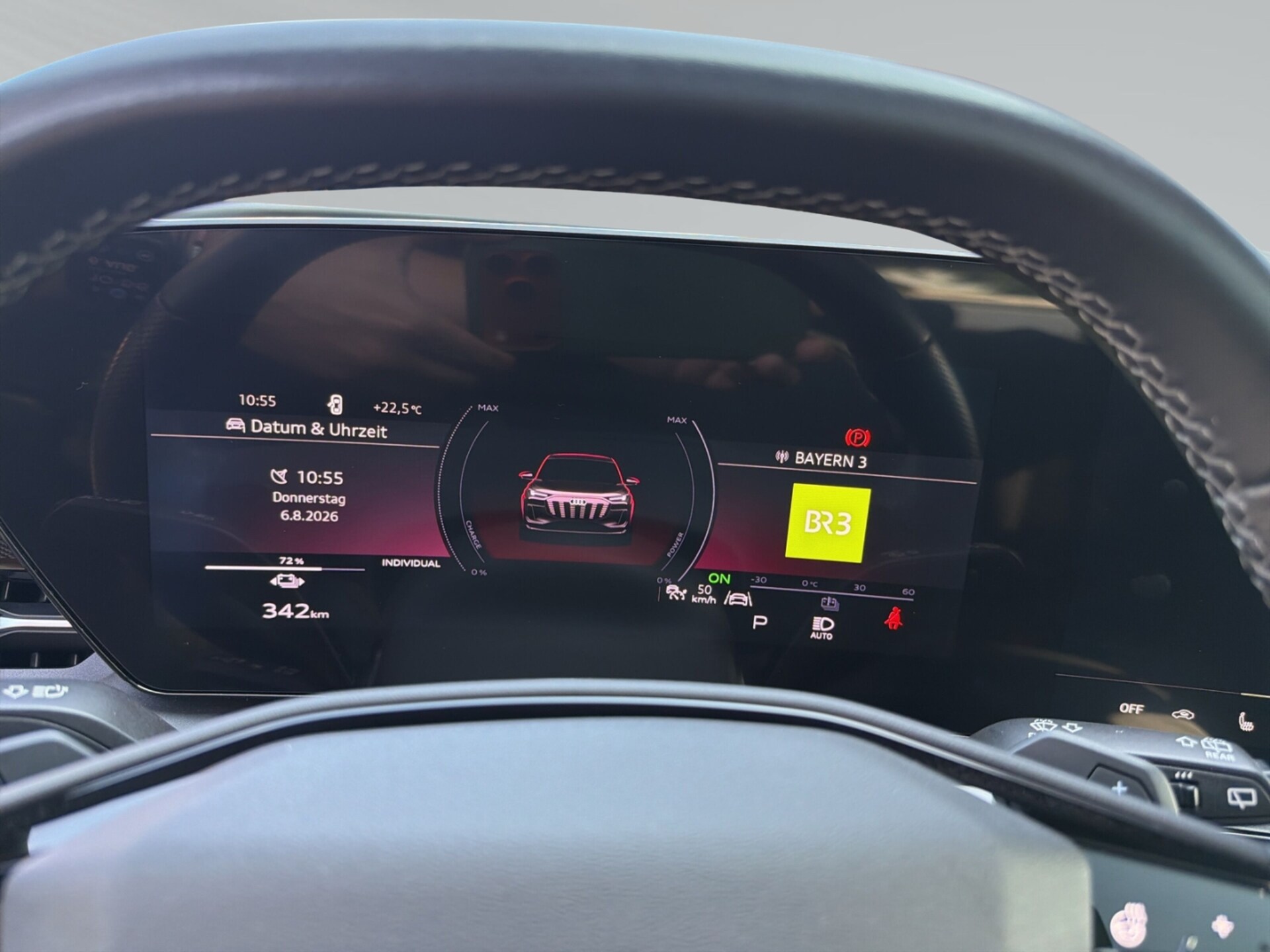 Audi SQ6 SUV e-tron
