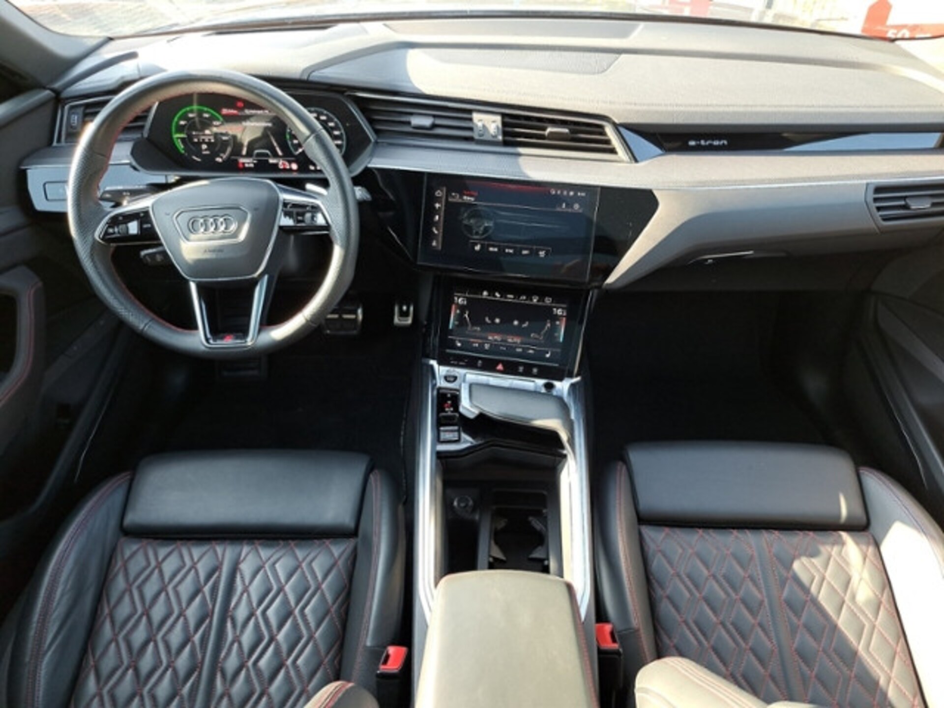 Audi Q8 e-tron S line