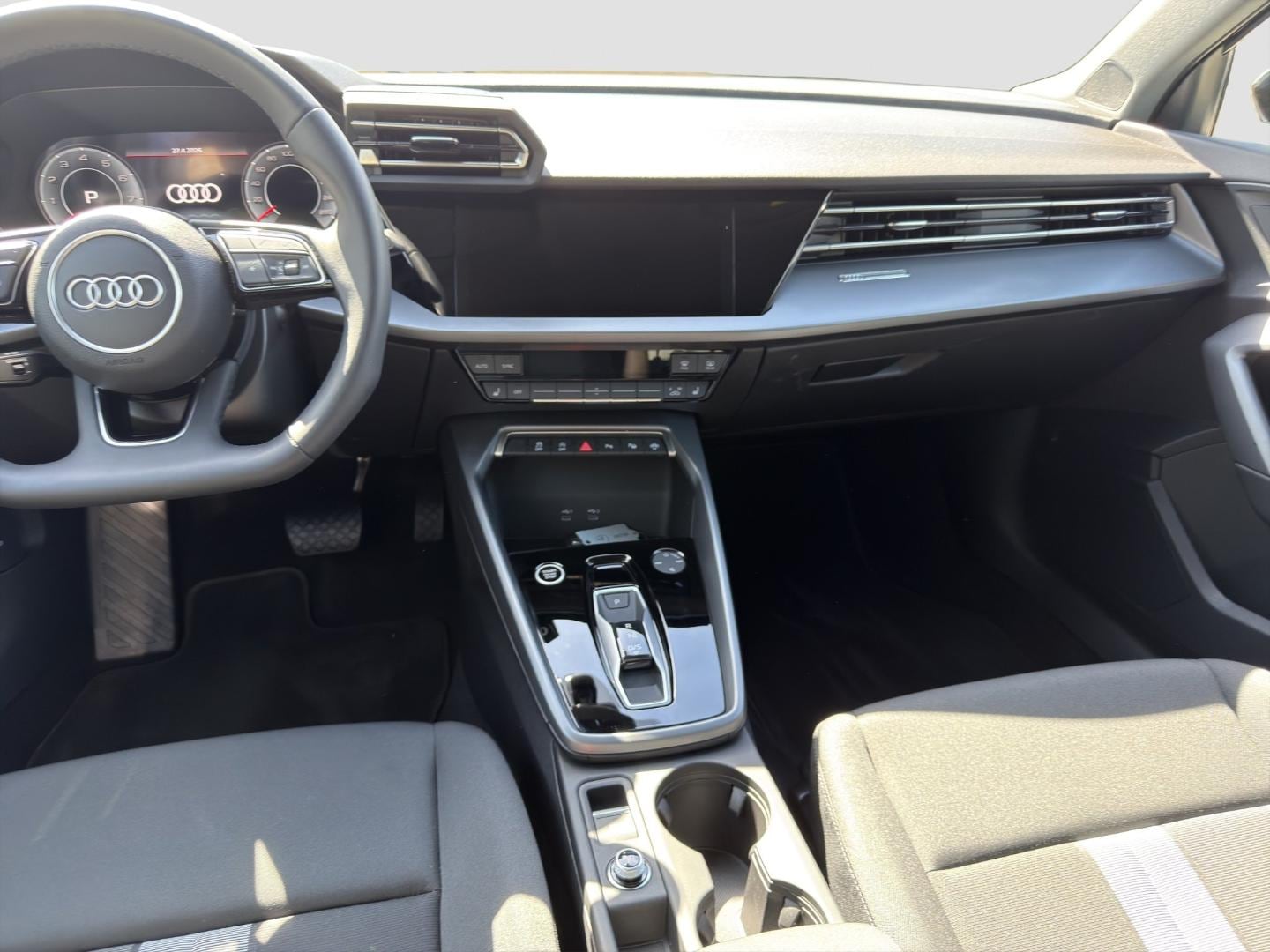 Bild über Audi A3 Sportback 30 TFSI S tronic - für weitere Informationen kontaktieren Sie den Audi Partner