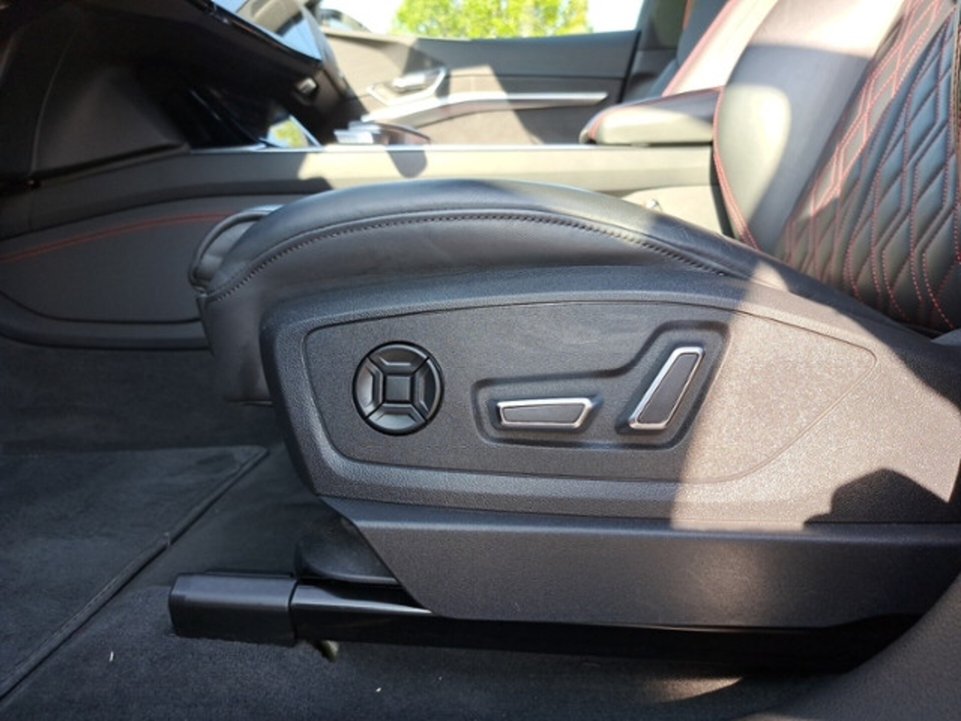 Audi Q8 e-tron S line