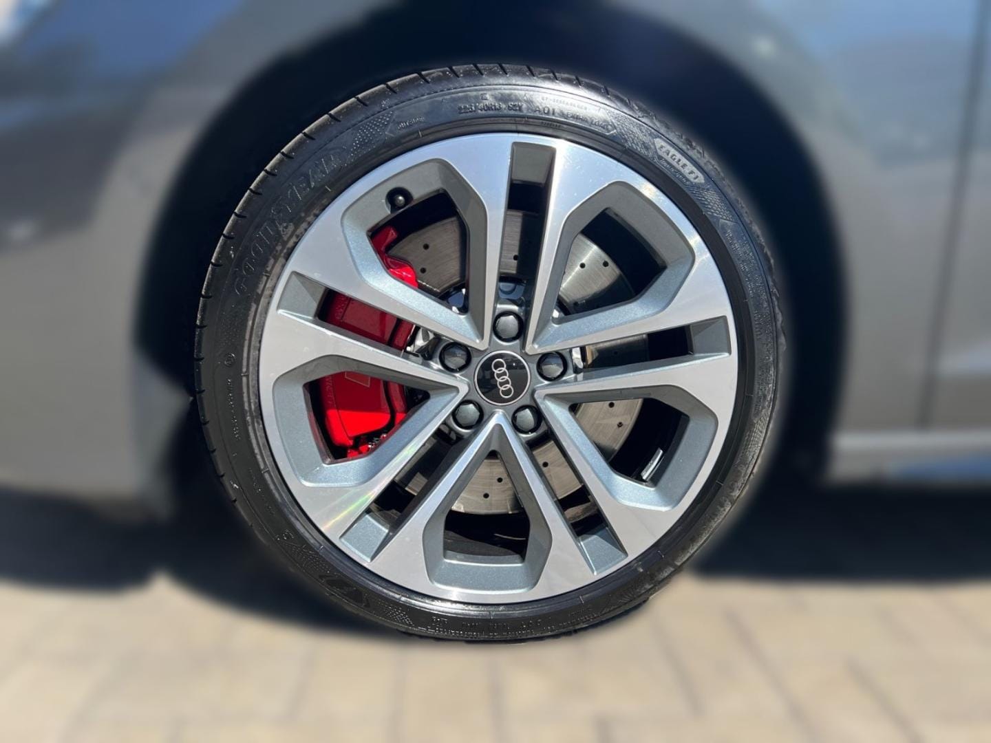 Bild über Audi S3 Sportback TFSI quattro S tronic - für weitere Informationen kontaktieren Sie den Audi Partner