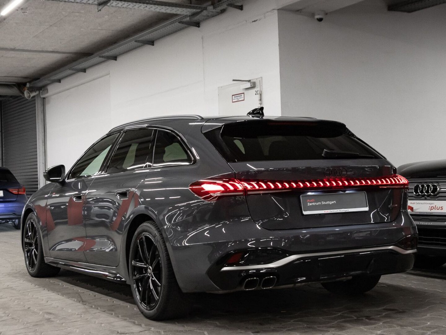 Bild über Audi A5 Avant TDI quattro 150 kW S tronic - für weitere Informationen kontaktieren Sie den Audi Partner