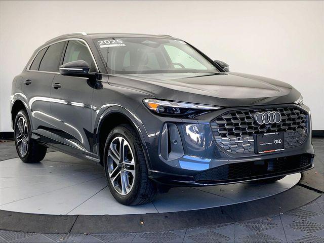 2025 Audi Q5 40 Premium's photo