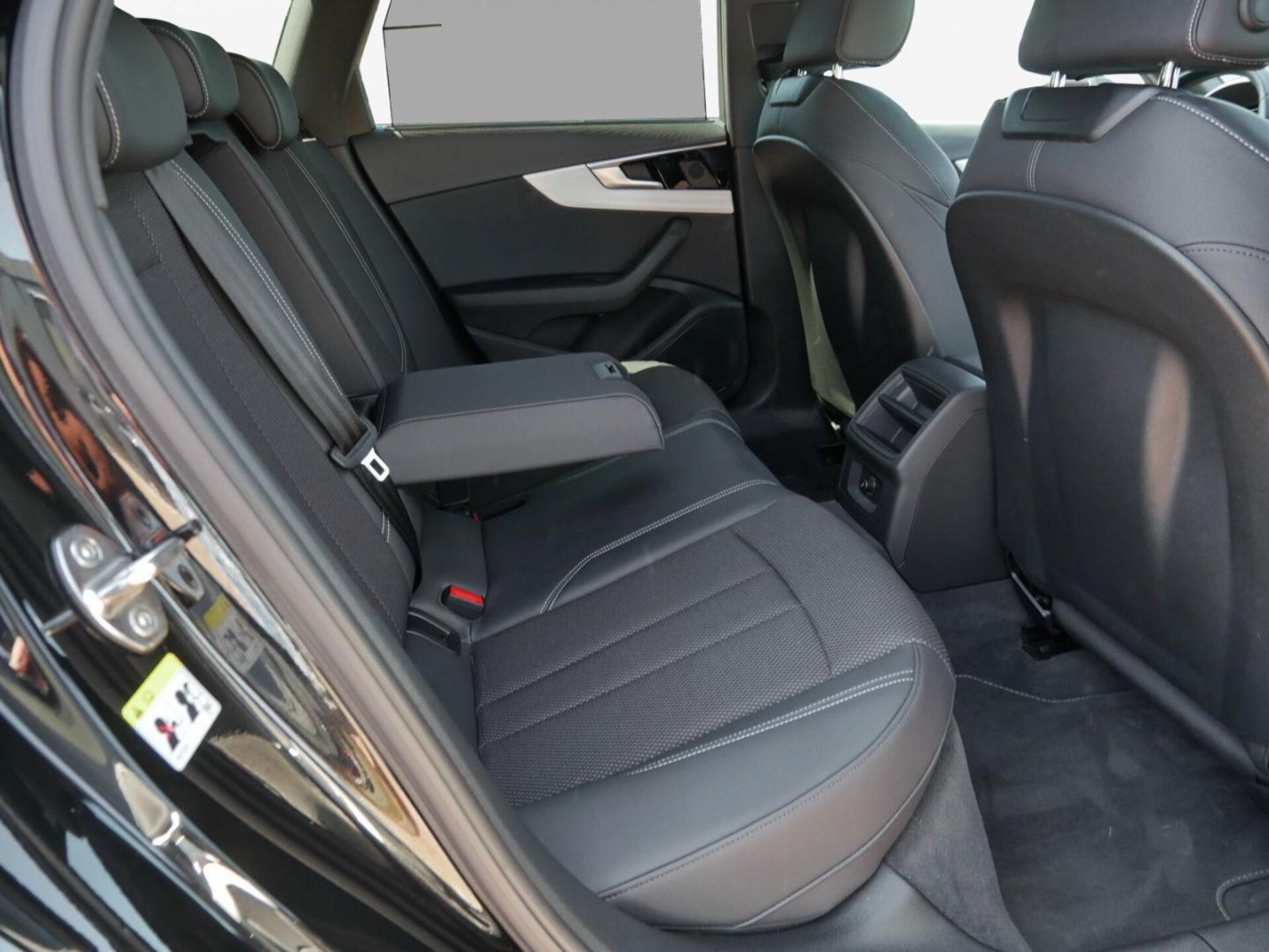 Audi A4 Avant S line