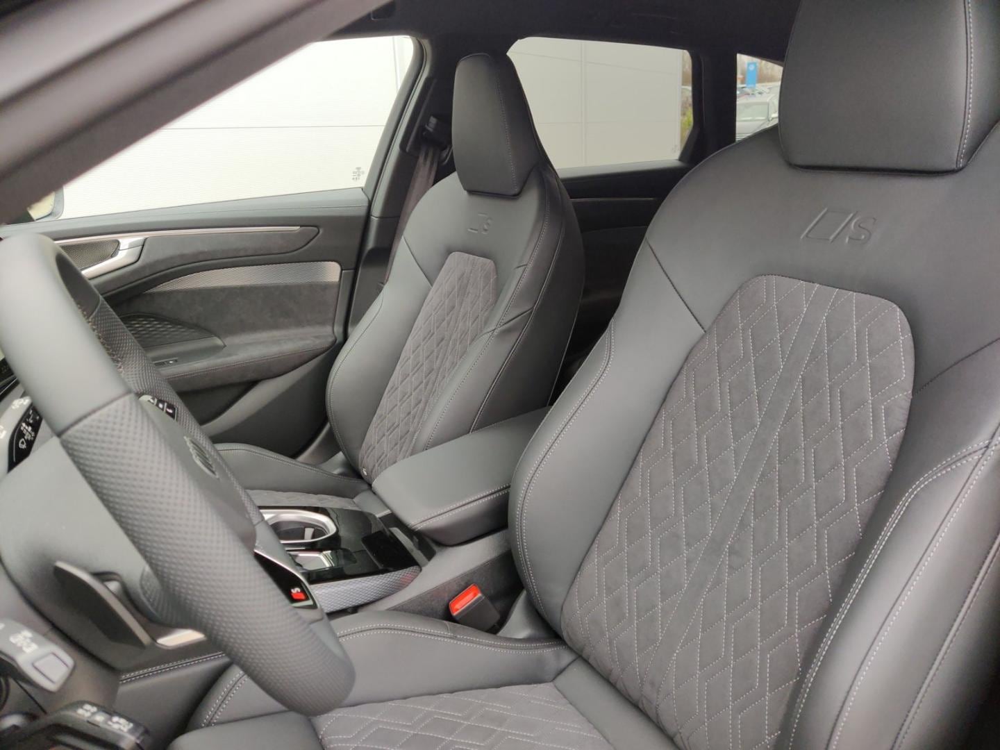 Bild über Audi A6 Avant edition one TDI quattro 220 kW S tronic - für weitere Informationen kontaktieren Sie den Audi Partner