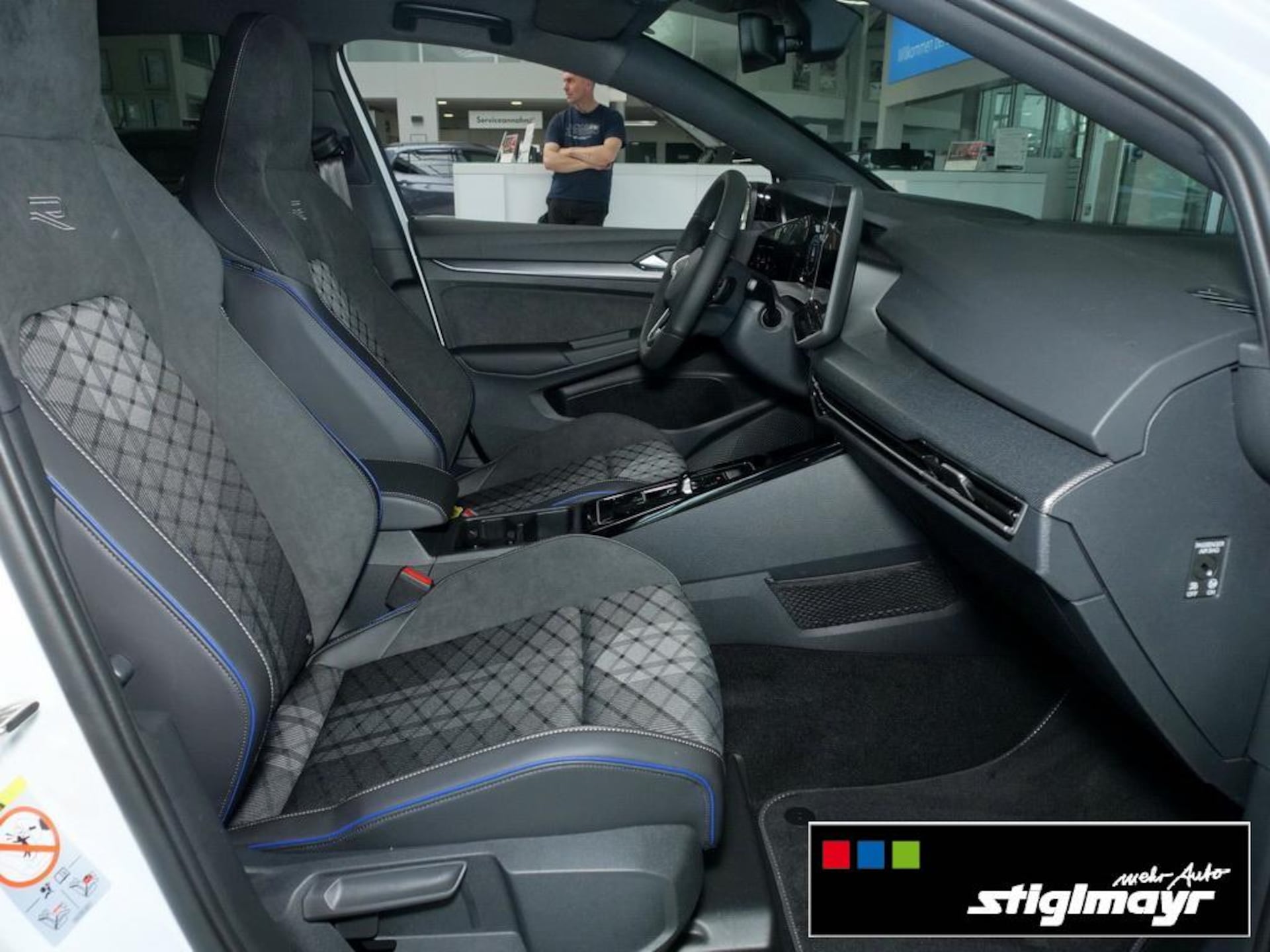 Volkswagen Golf R-Line