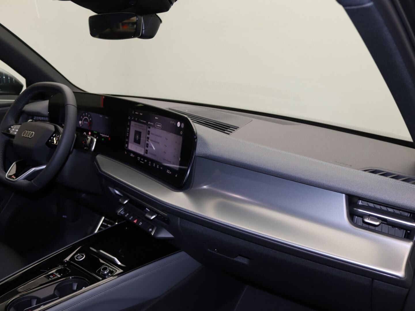 Bild über Audi Q3 SUV TFSI 110 kW S tronic - für weitere Informationen kontaktieren Sie den Audi Partner