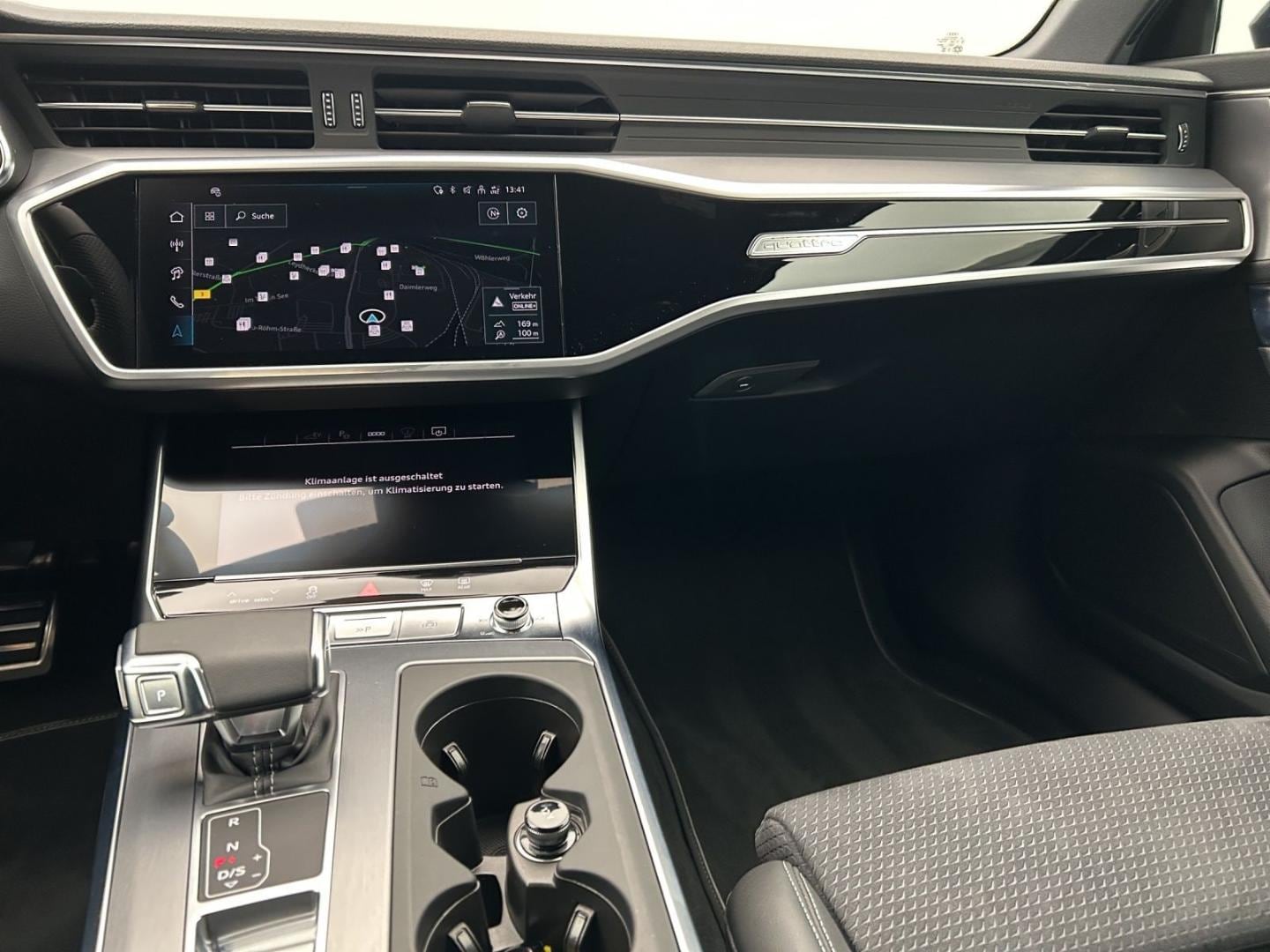 Bild über Audi A6 Avant TFSI e S line 55 TFSI e quattro S tronic - für weitere Informationen kontaktieren Sie den Audi Partner