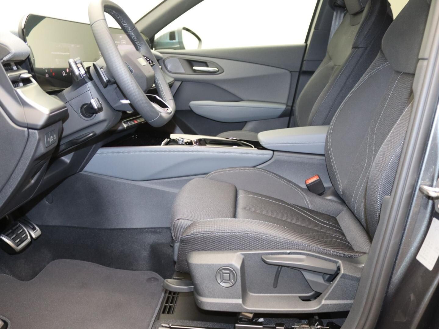 Bild über Audi Q3 SUV TFSI 110 kW S tronic - für weitere Informationen kontaktieren Sie den Audi Partner