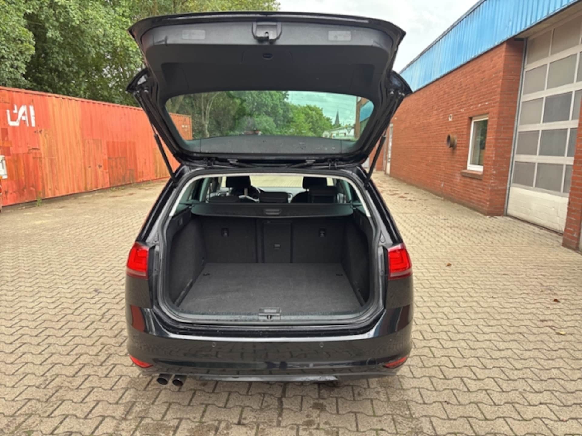 Volkswagen Golf Variant LOUNGE