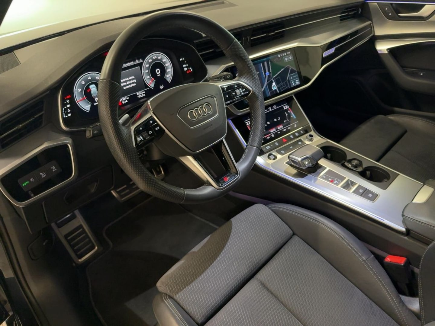 Bild über Audi A6 Avant sport 45 TFSI quattro S tronic - für weitere Informationen kontaktieren Sie den Audi Partner